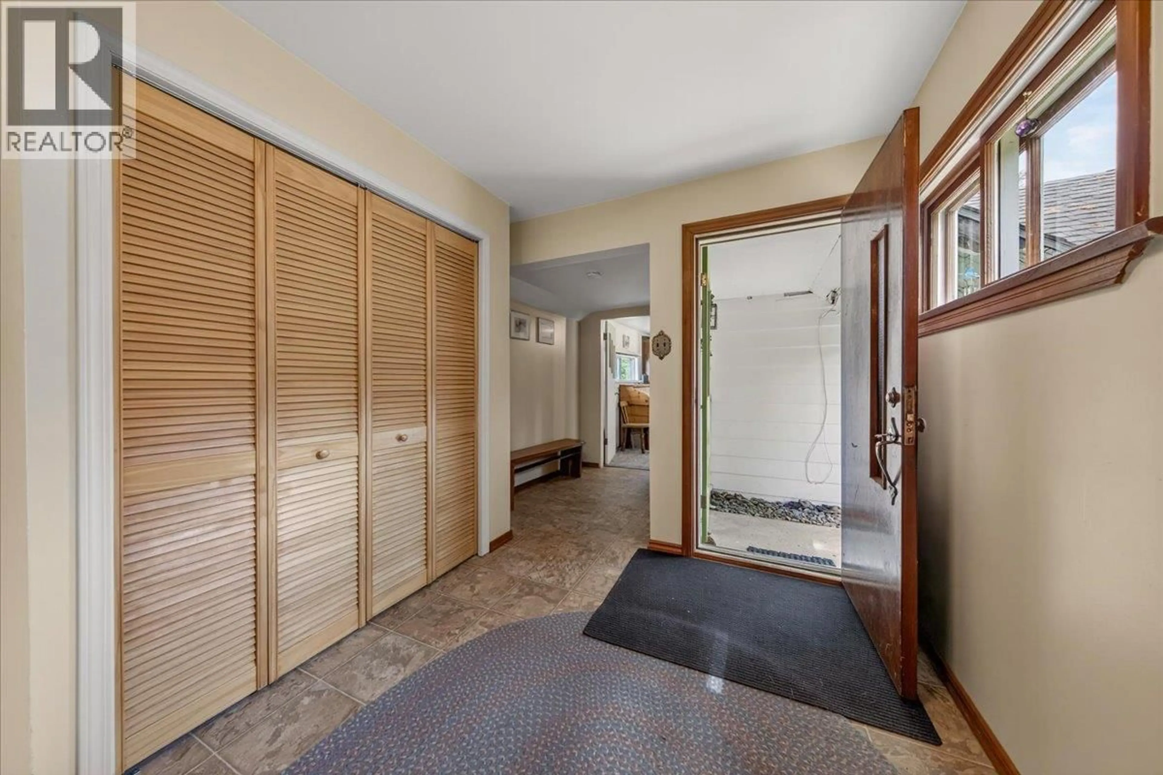 Indoor entryway for 8807 HIGHWAY 95A OTHER, Kimberley British Columbia V1A3M6