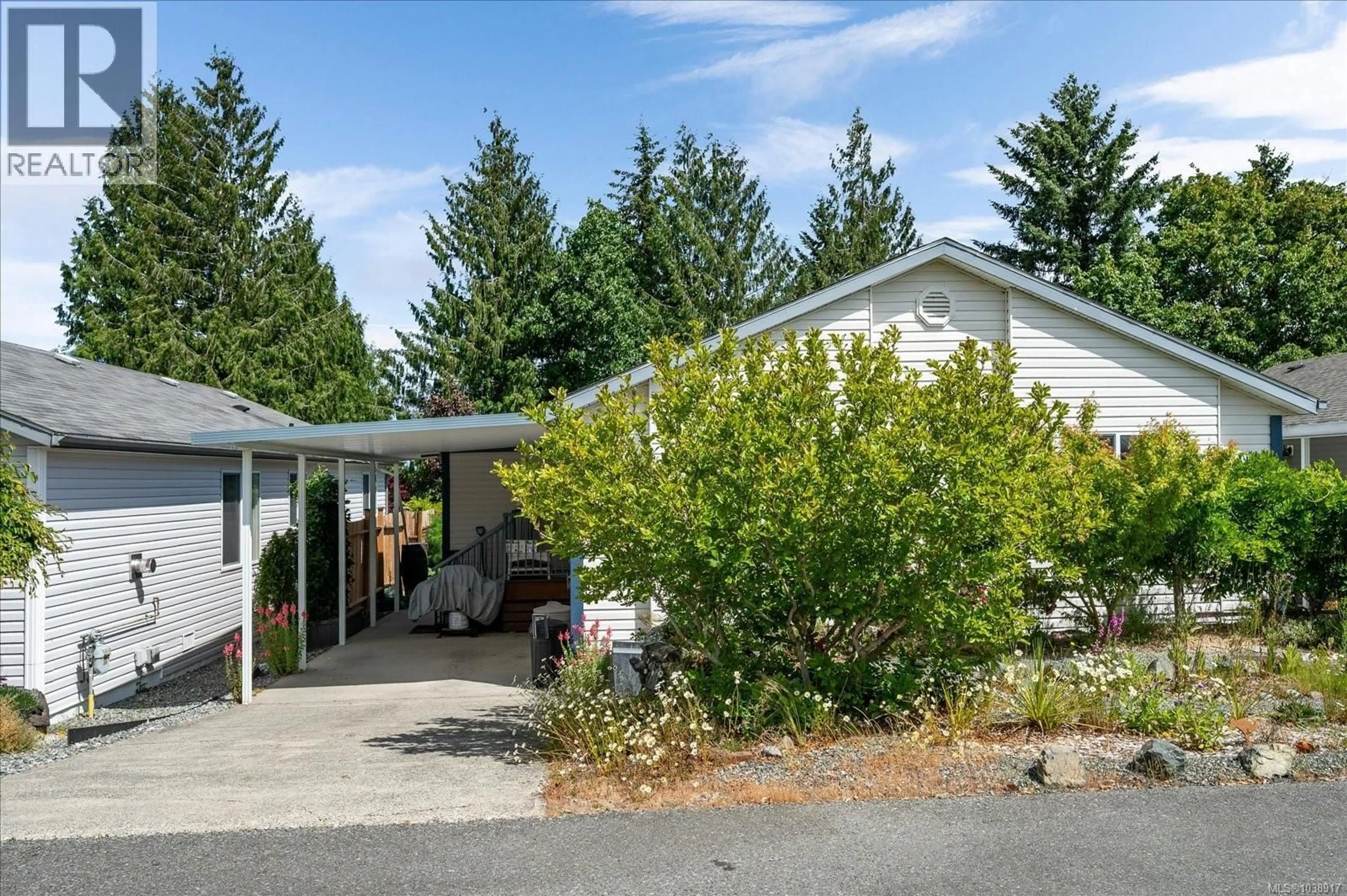 Home with vinyl exterior material, street for 66 - 658 ALDERWOOD DRIVE, Ladysmith British Columbia V9G1R6