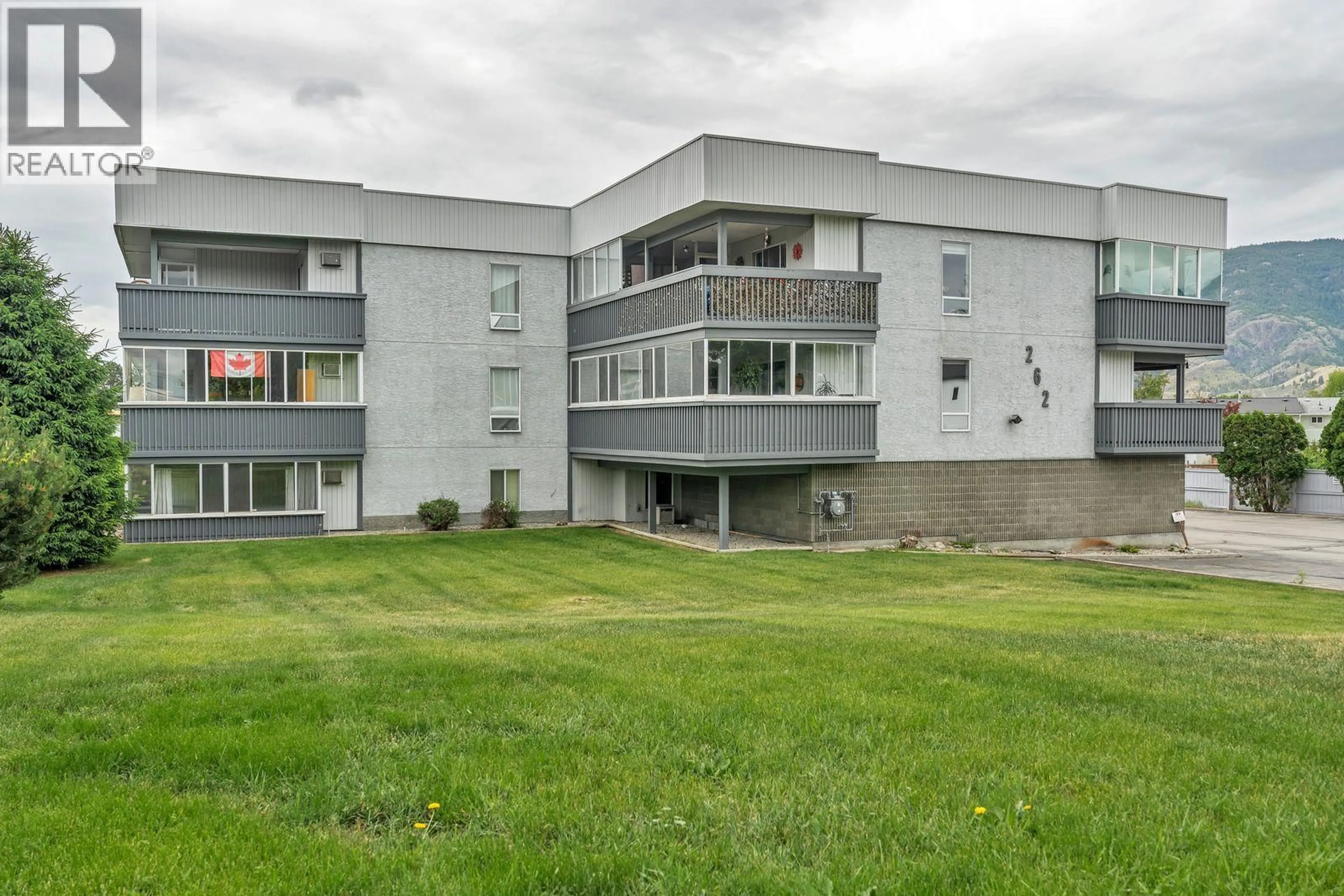 A pic from outside/outdoor area/front of a property/back of a property/a pic from drone, building for 313 - 262 KINNEY AVENUE, Penticton British Columbia V2A3N9