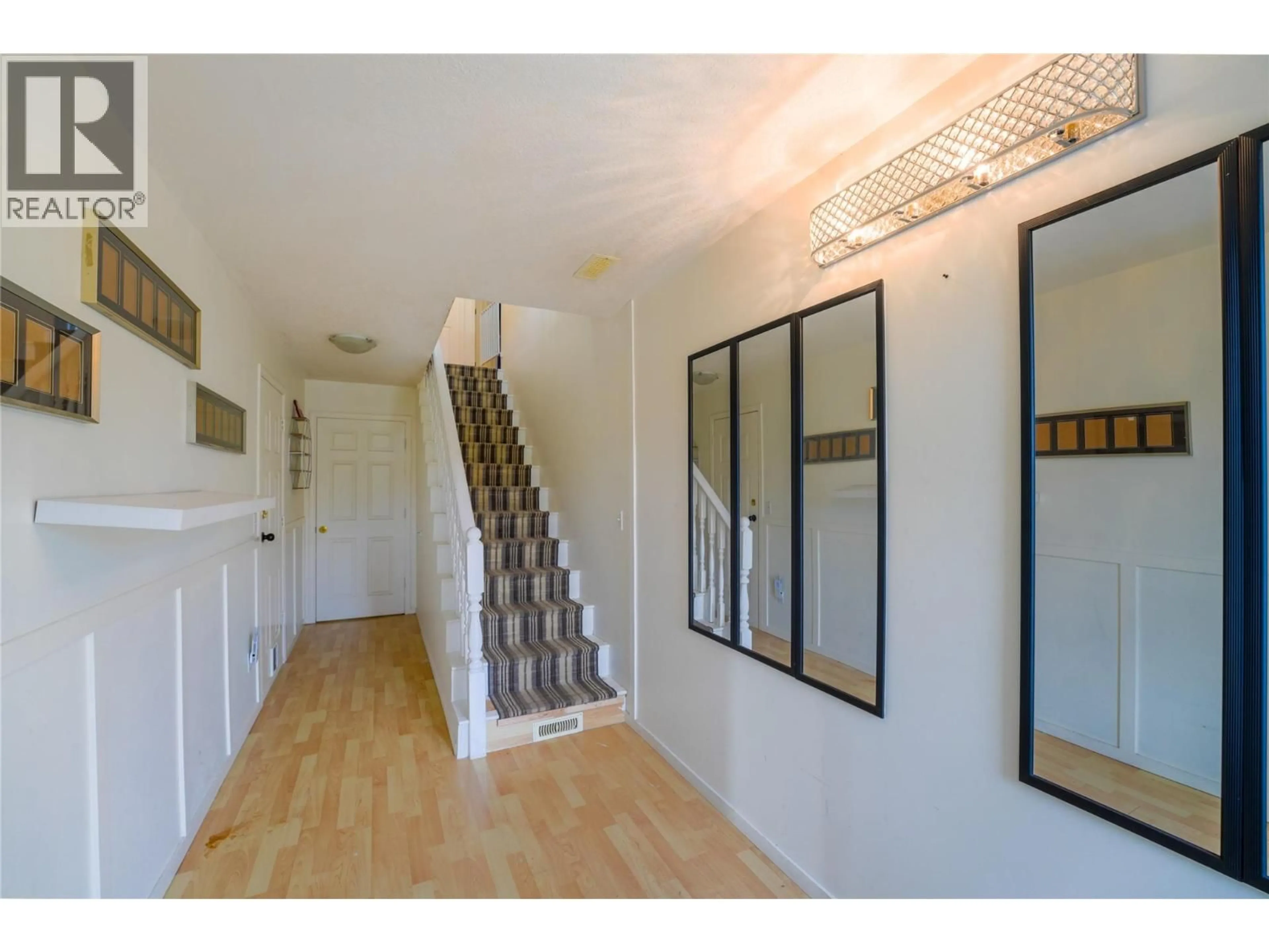 Indoor entryway for 4204 OKANAGAN AVENUE, Vernon British Columbia V1T8R4