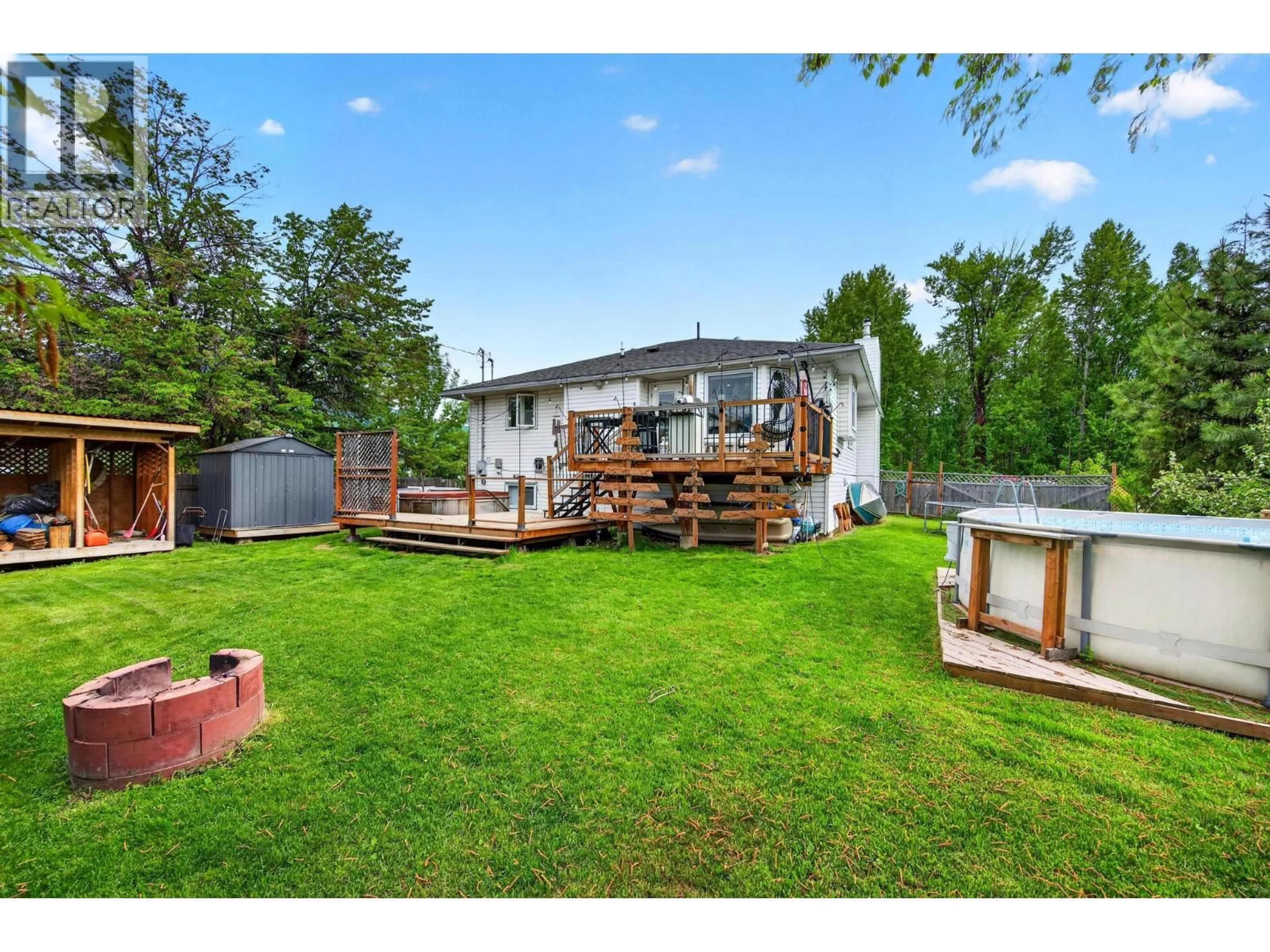 A pic from outside/outdoor area/front of a property/back of a property/a pic from drone, water/lake/river/ocean view for 517 12TH STREET SOUTH, Golden British Columbia V0A1H0