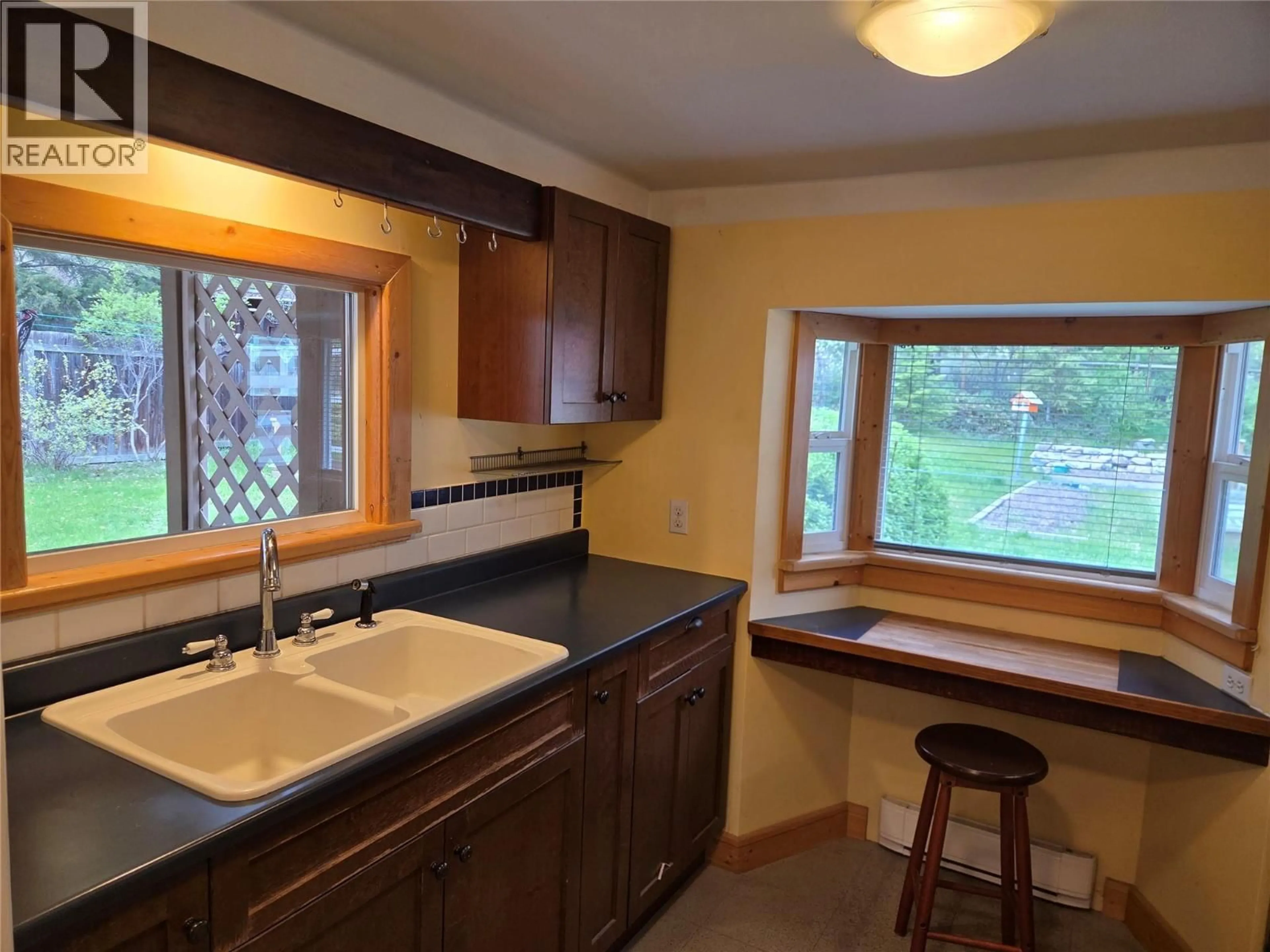 Standard kitchen, ceramic/tile floor for 1064 RICHTER AVENUE, Hedley British Columbia V0X1K0