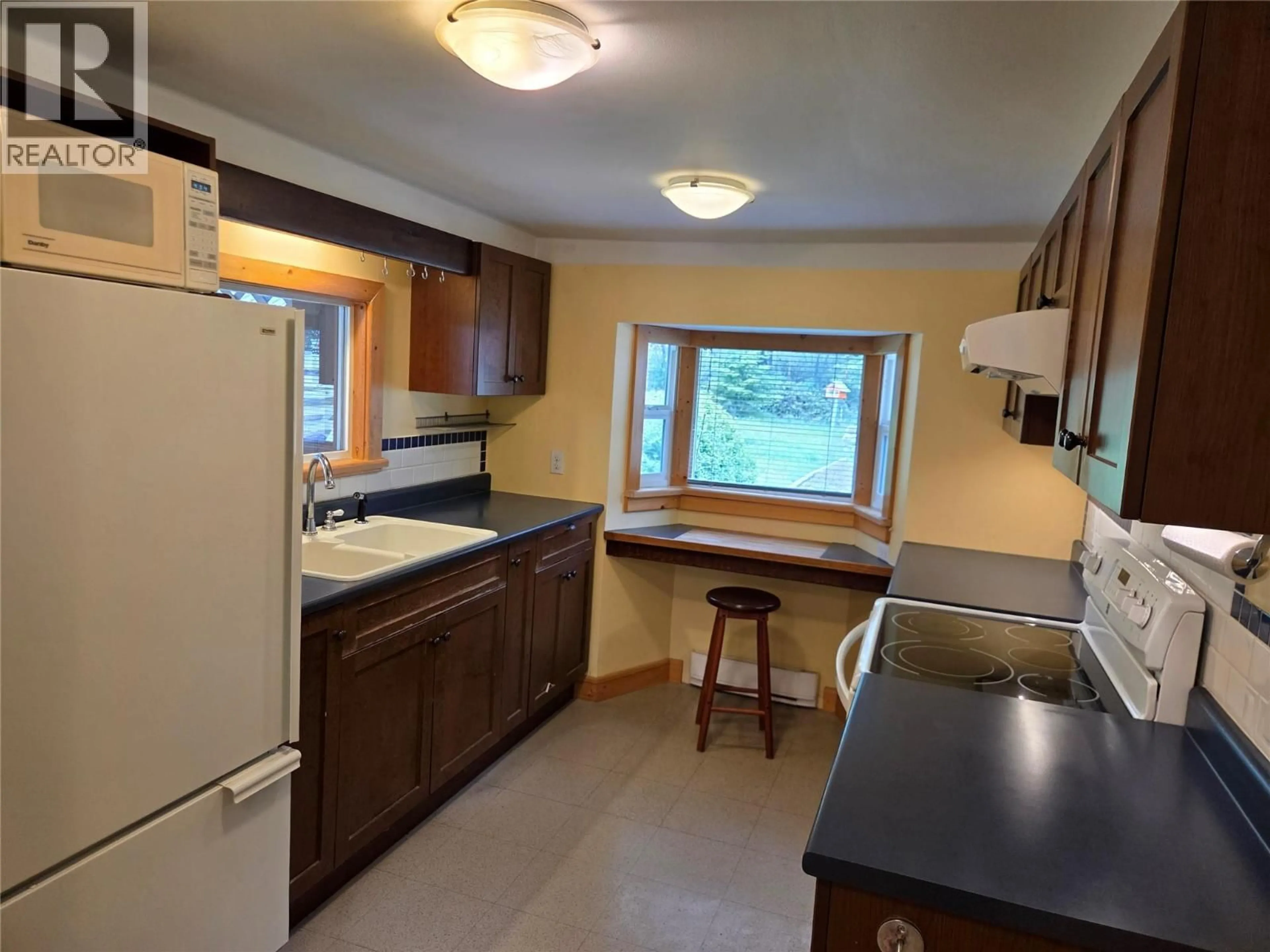 Standard kitchen, unknown for 1064 RICHTER AVENUE, Hedley British Columbia V0X1K0