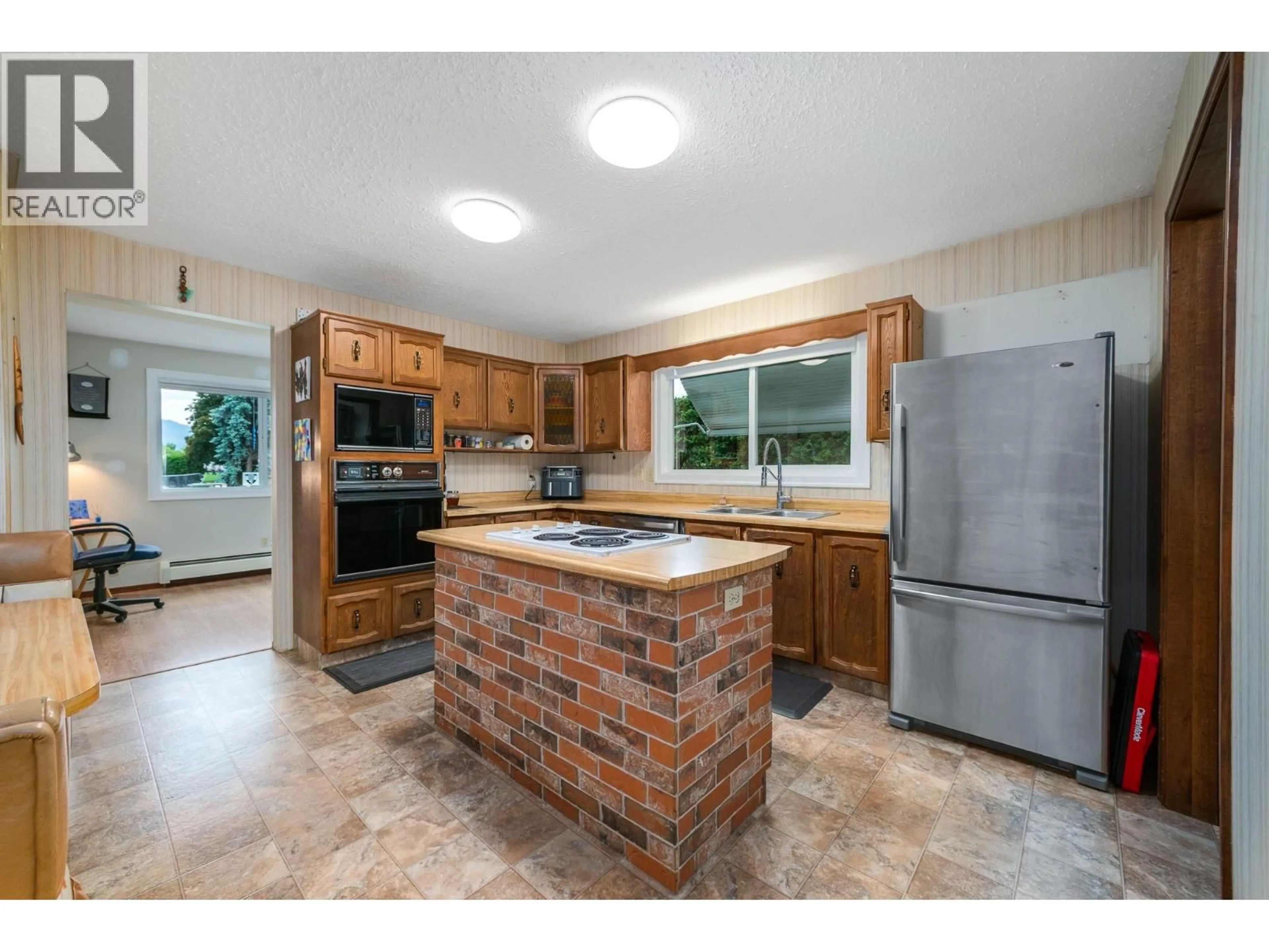 Unknown for 700 RICHARDS ROAD, Kelowna British Columbia V1X2X6