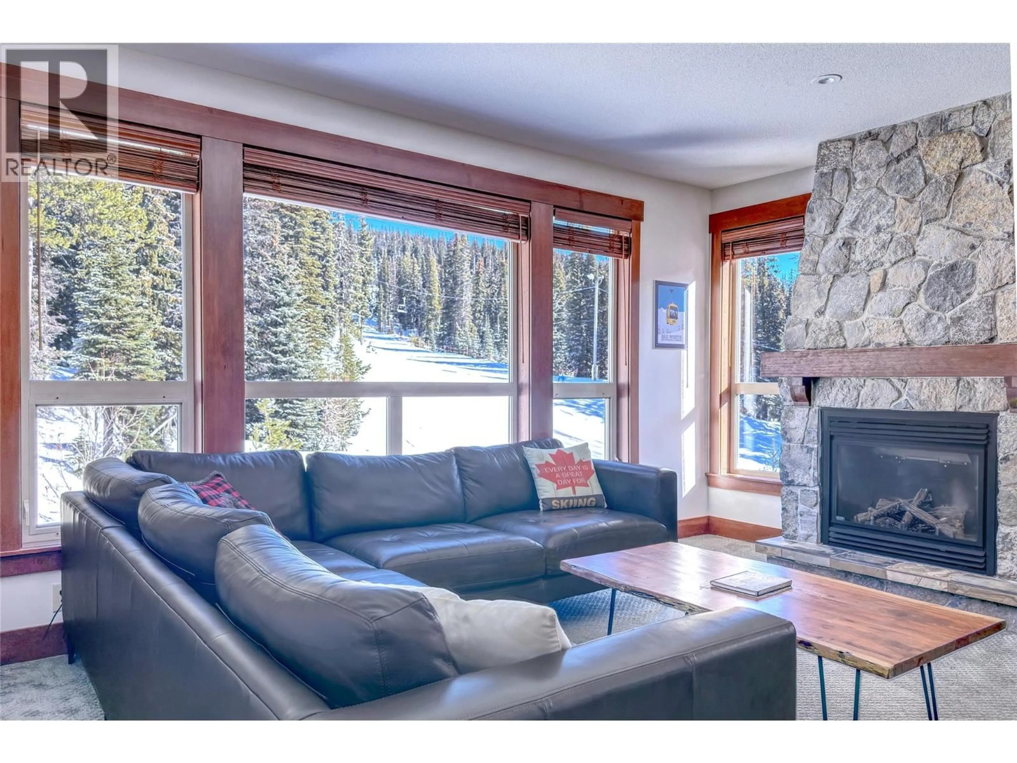 Living room with furniture, unknown for 306 - 5257 BIG WHITE ROAD, Big White British Columbia V1P1P3