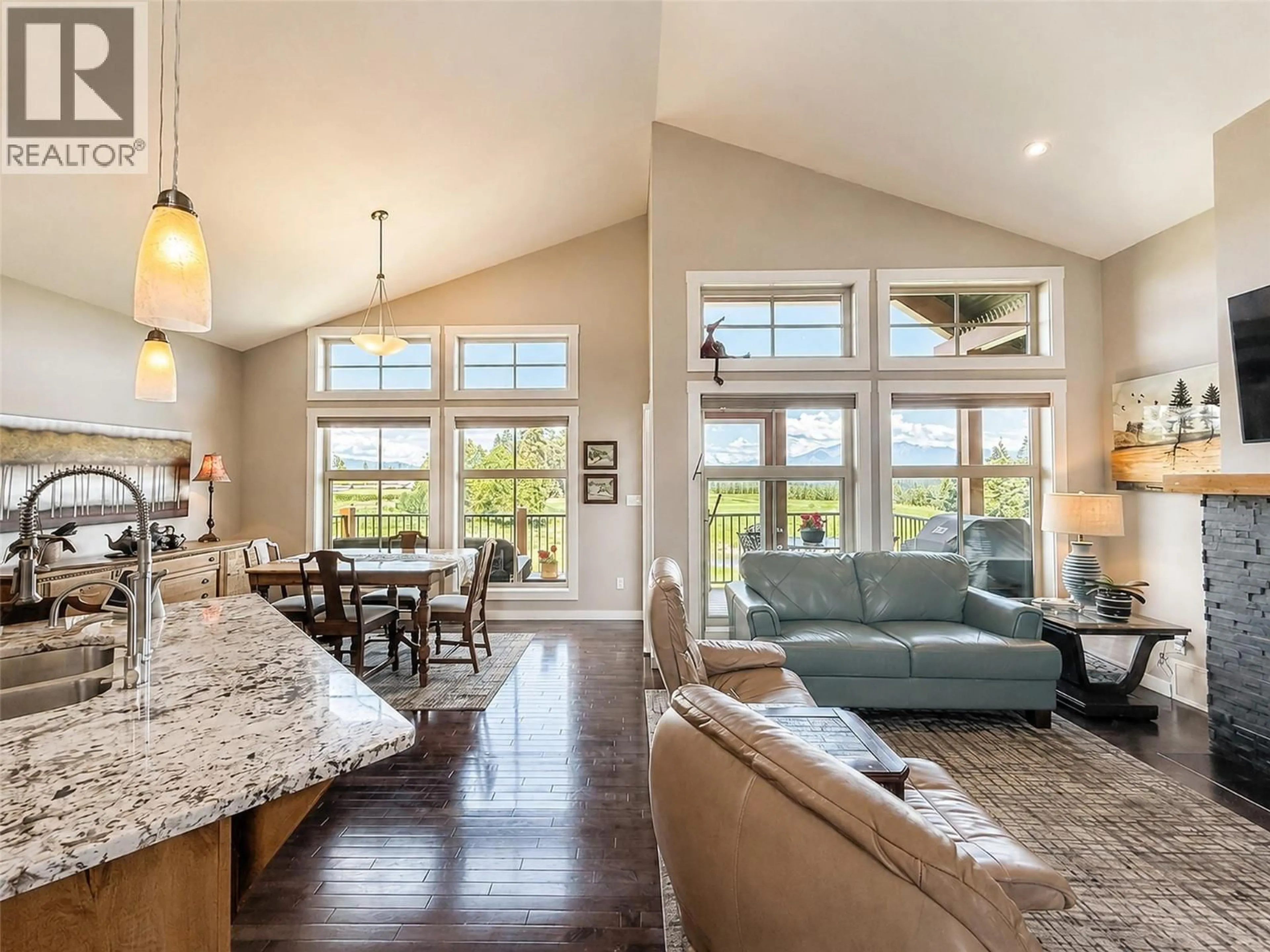 Open concept kitchen, unknown for 206 BOULDER CREEK, Cranbrook British Columbia V1C0B4