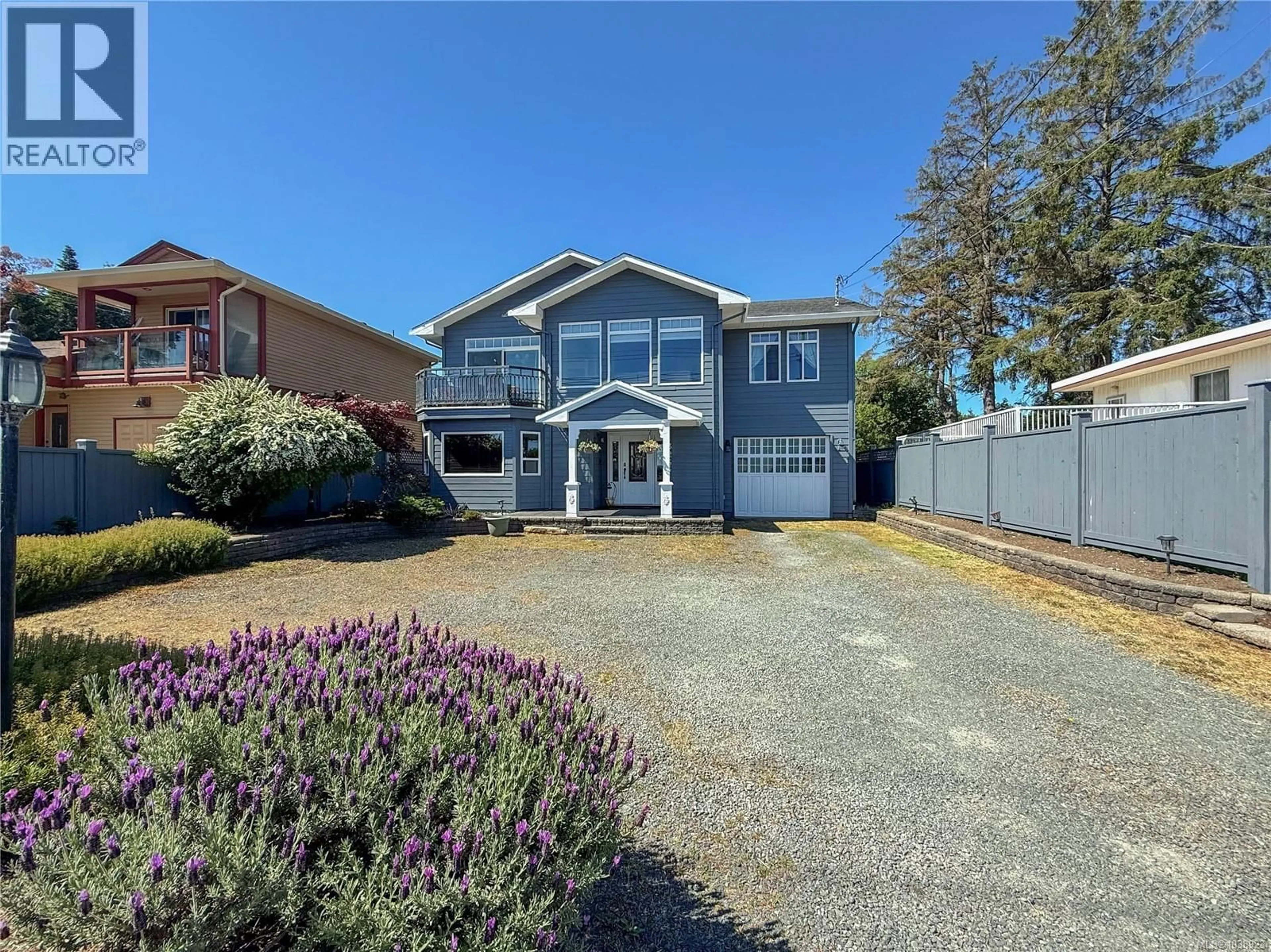 Home with vinyl exterior material, street for 3264 ISLAND HIGHWAY SOUTH, Campbell River British Columbia V9W1C9