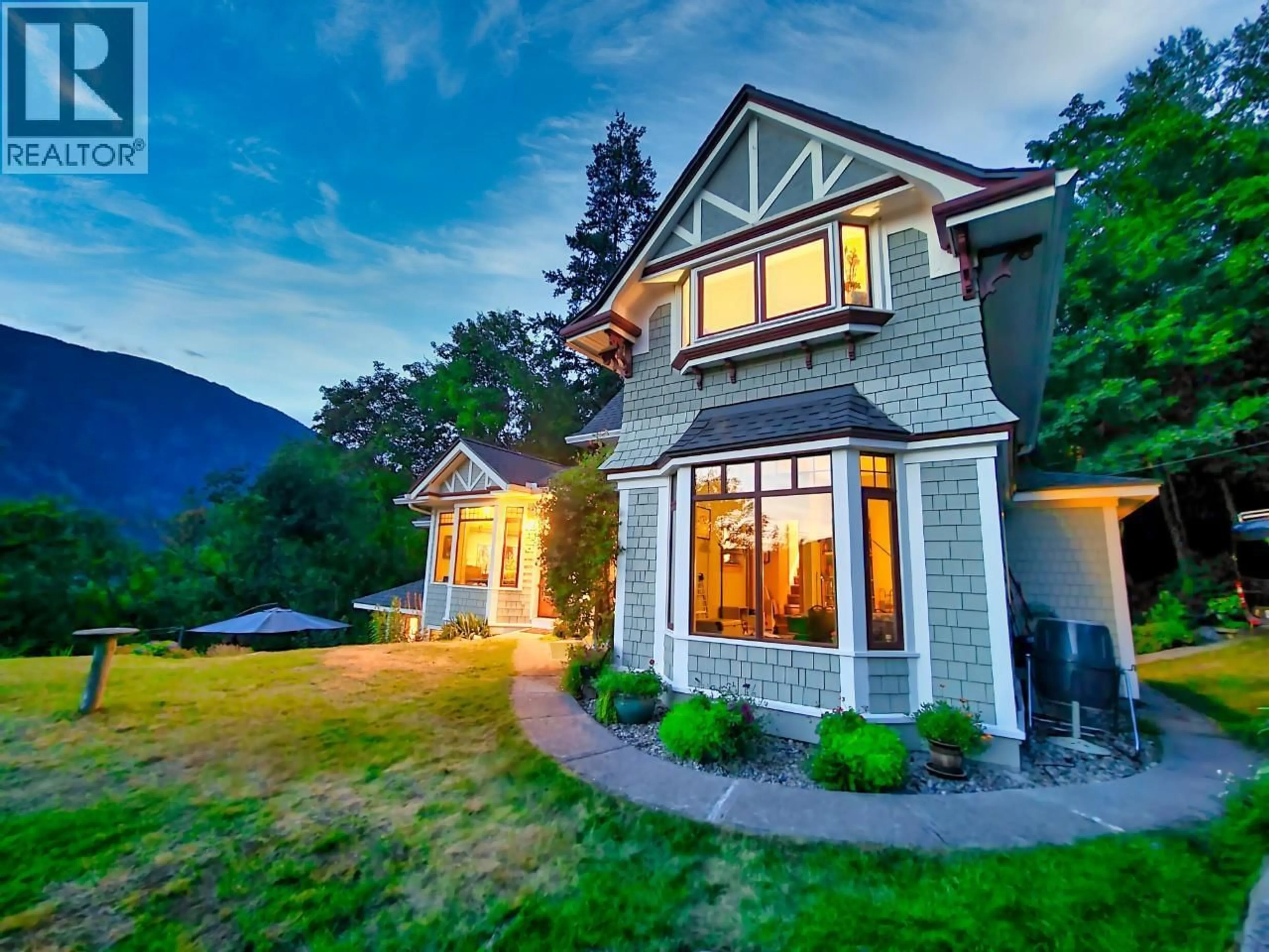 Home with brick exterior material, mountain view for 532 PARK STREET, Nelson British Columbia V1L2G9