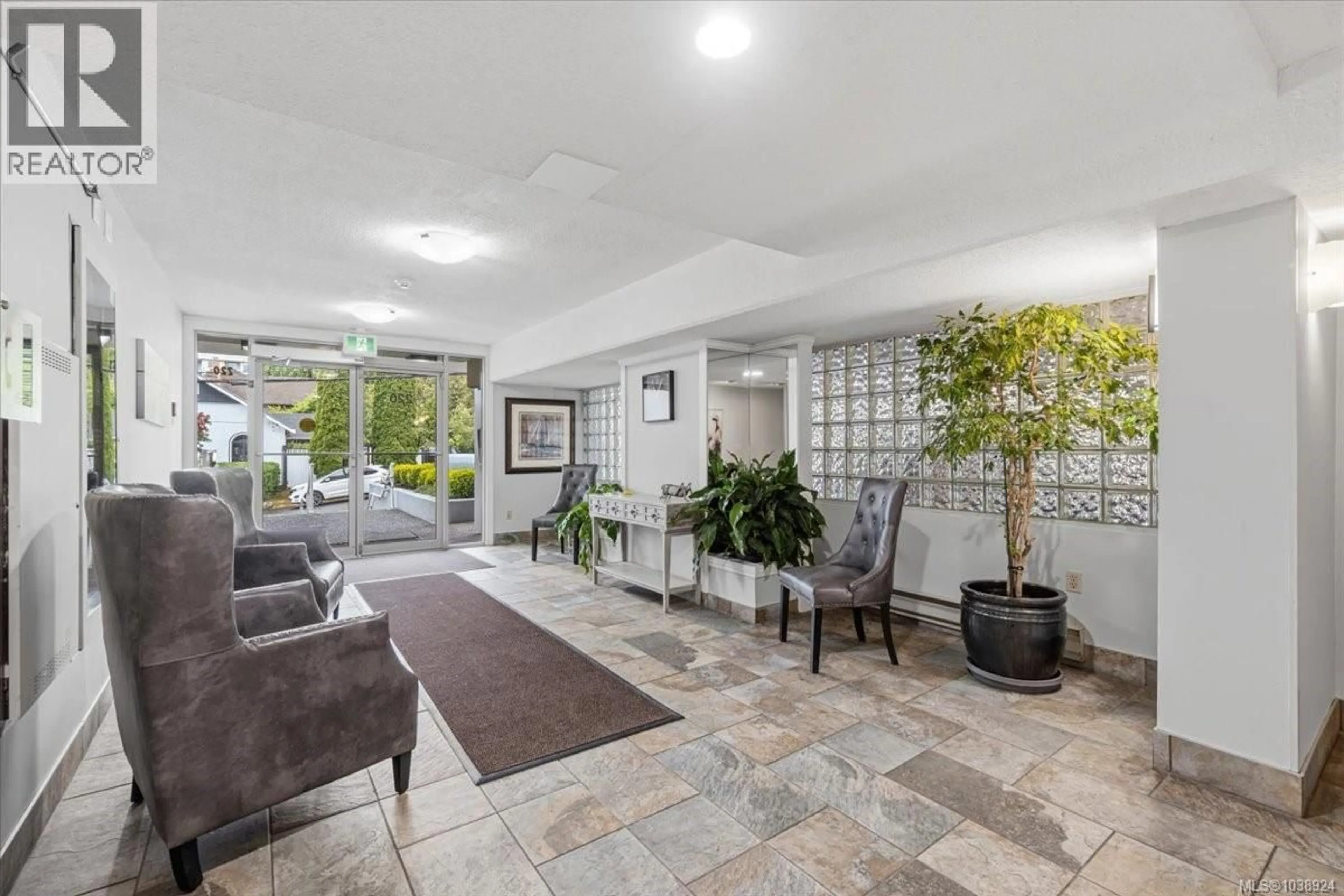 Lobby for 601 - 220 TOWNSITE ROAD, Nanaimo British Columbia V9S5S8