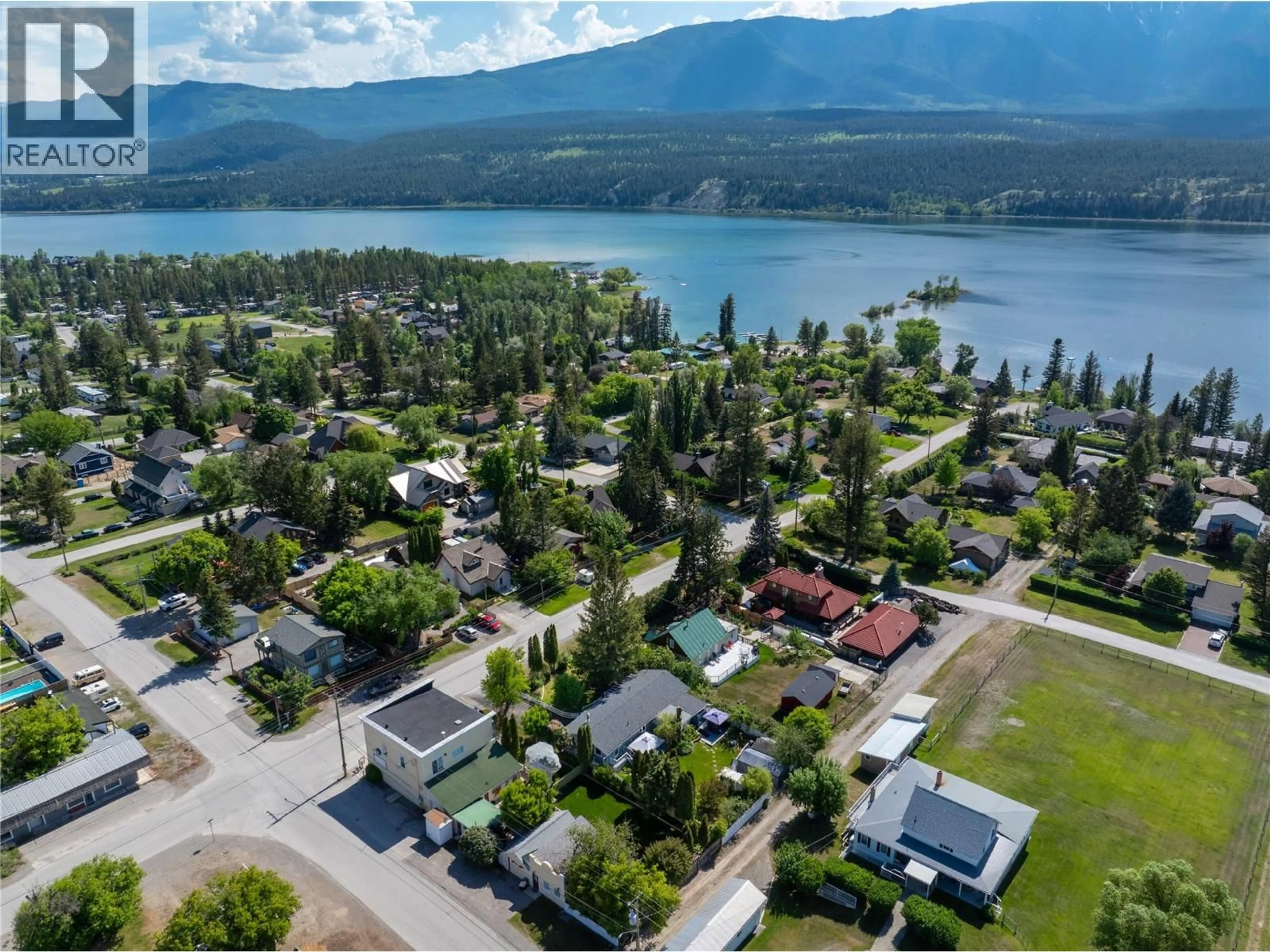 A pic from outside/outdoor area/front of a property/back of a property/a pic from drone, mountain view for 4715 GOVERNMENT STREET, Windermere British Columbia V0B2L2
