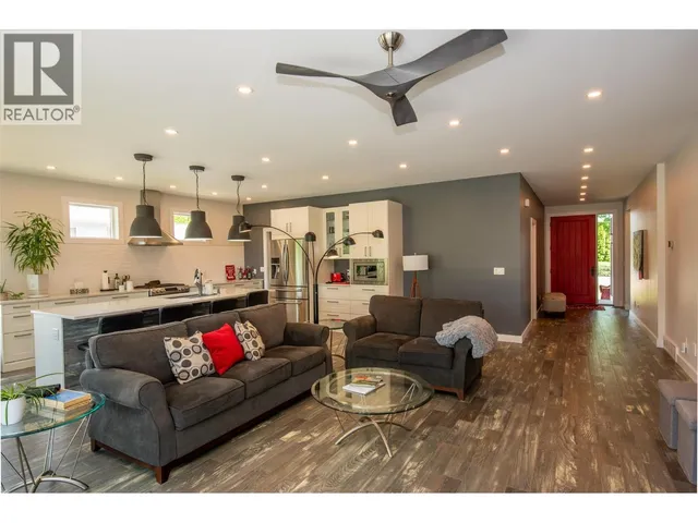 2311 THORNBER STREET, Summerland 5