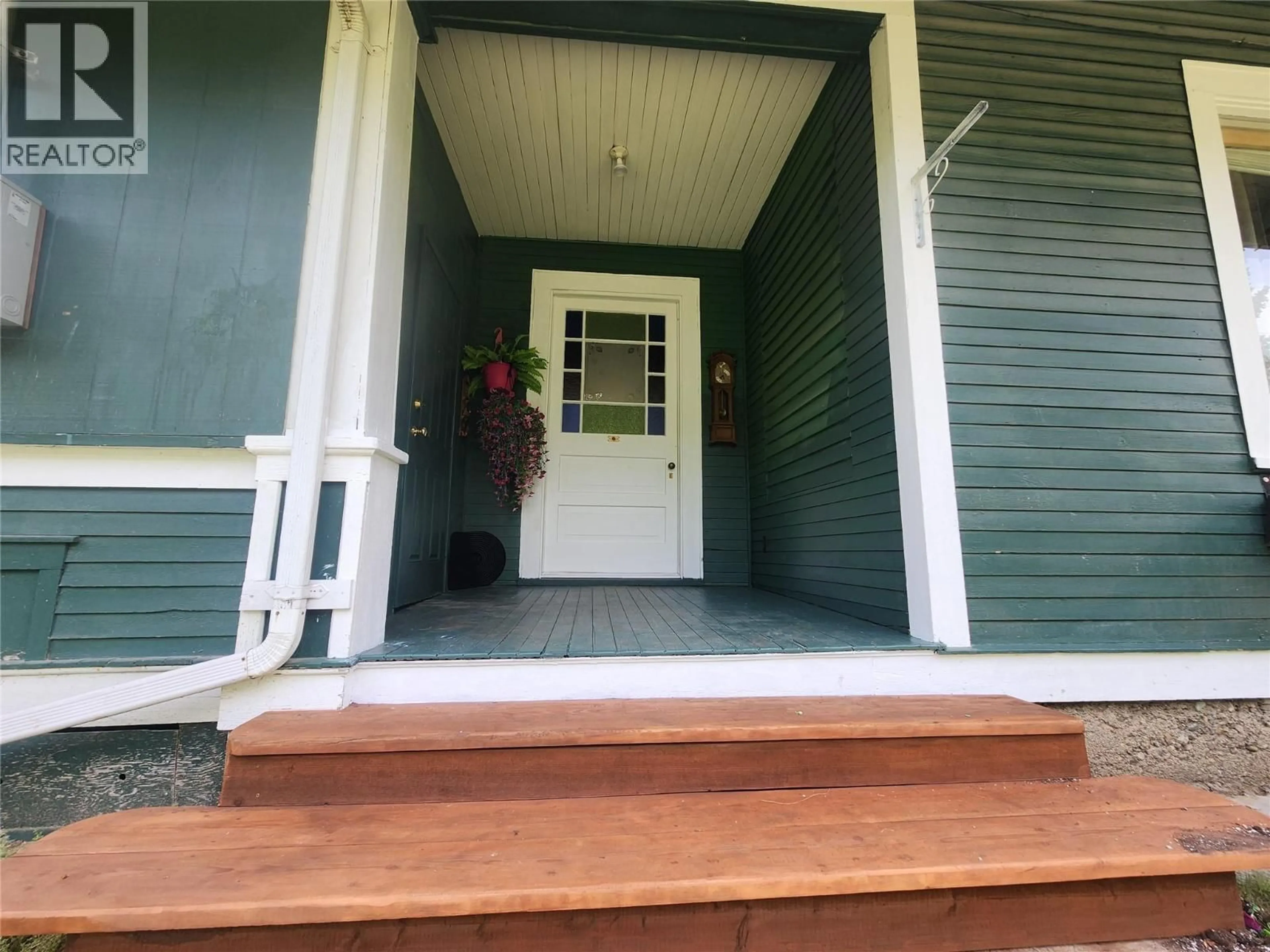 Indoor entryway for 3130 HARDY MOUNTAIN ROAD, Grand Forks British Columbia V0H1H2