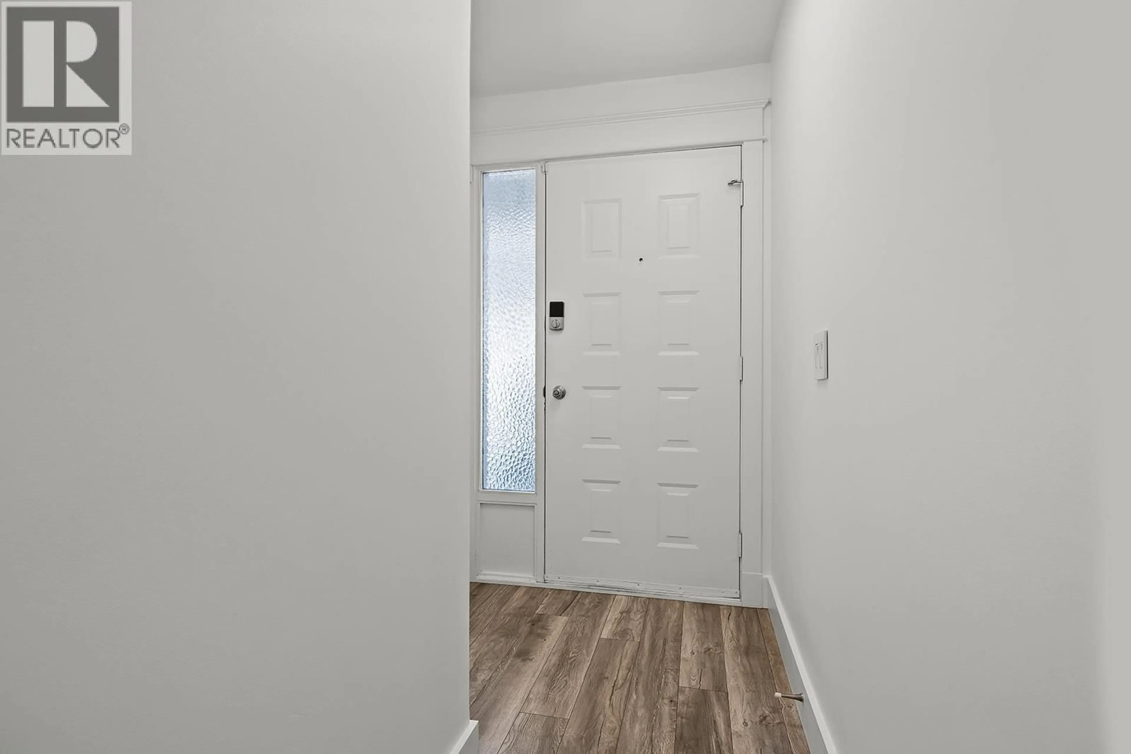 Indoor entryway for 9 - 500 LESTER ROAD, Kelowna British Columbia V1X6E2