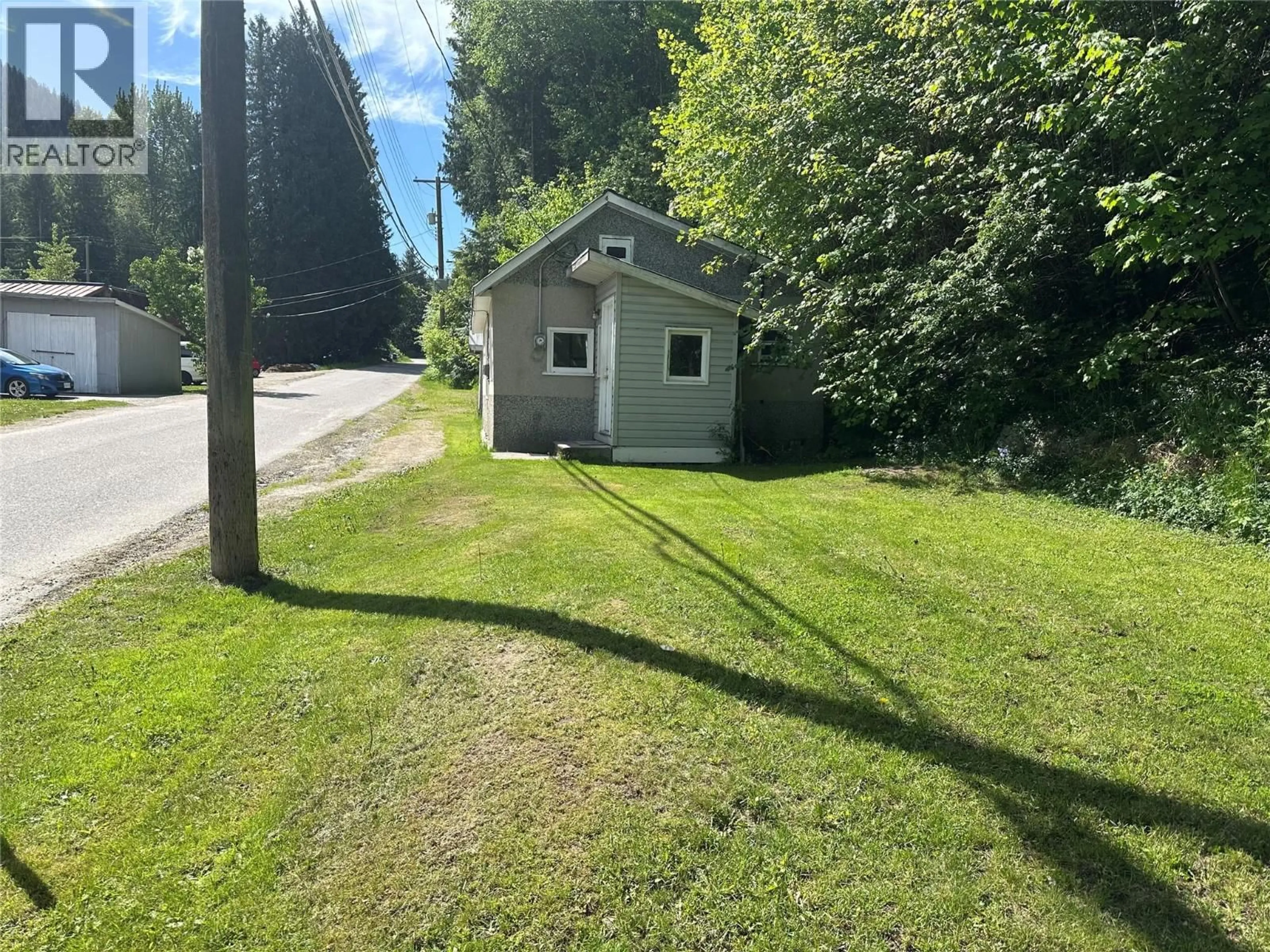 Shed for 2404 PERRIER ROAD, Nelson British Columbia V1L6Y9
