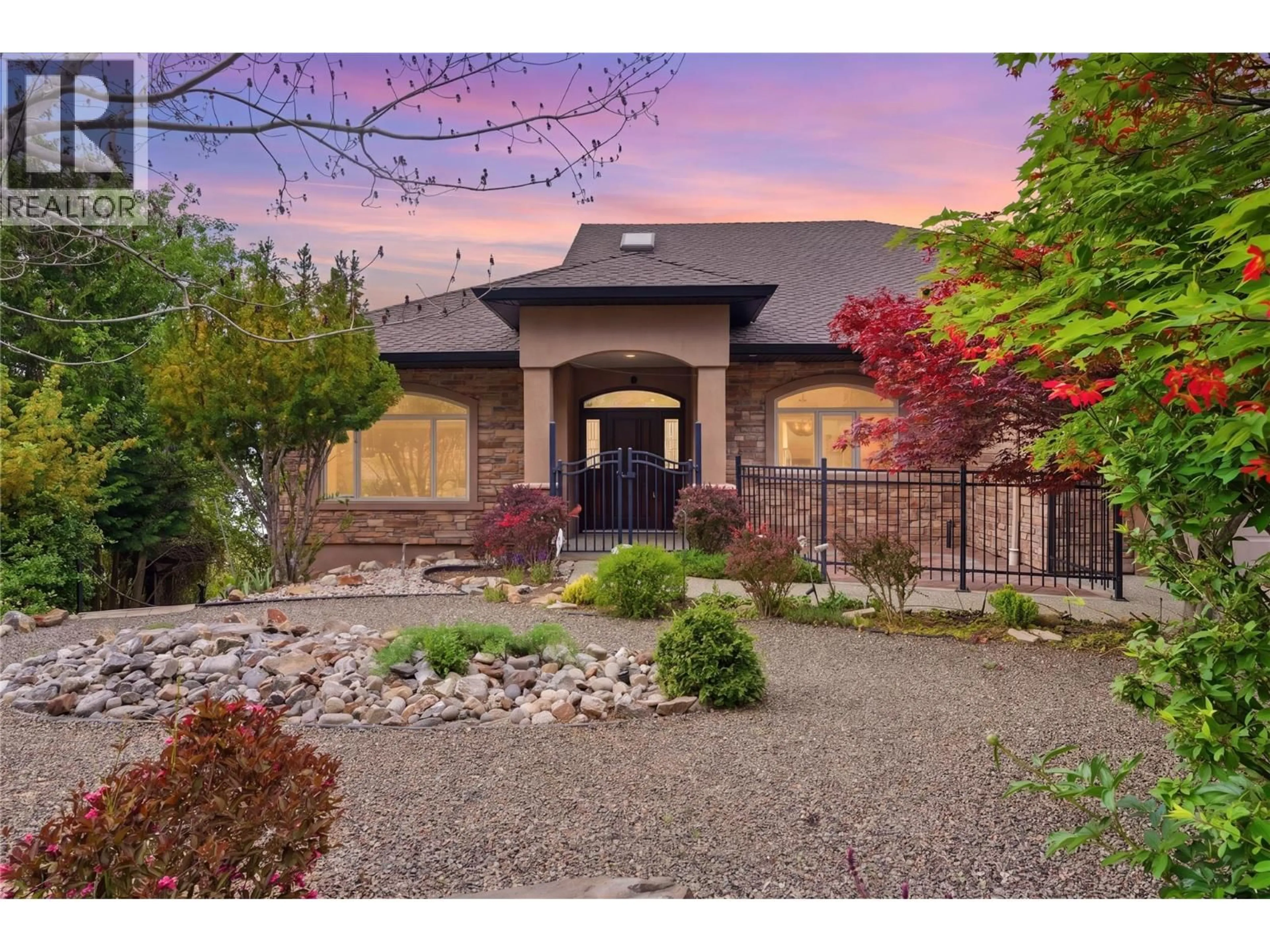 Unknown for 448 VIEWCREST ROAD, Kelowna British Columbia V1W4K1