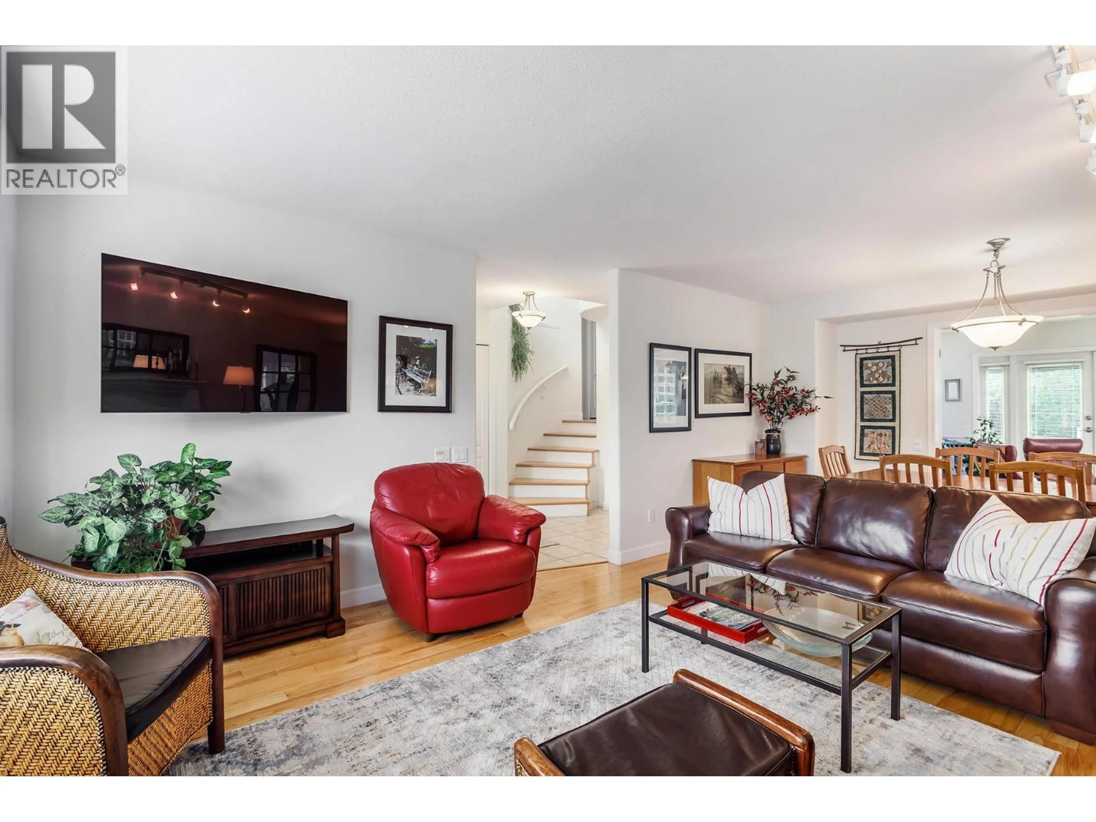 Living room with furniture, unknown for 3 - 980 DILWORTH DRIVE, Kelowna British Columbia V1V1S6