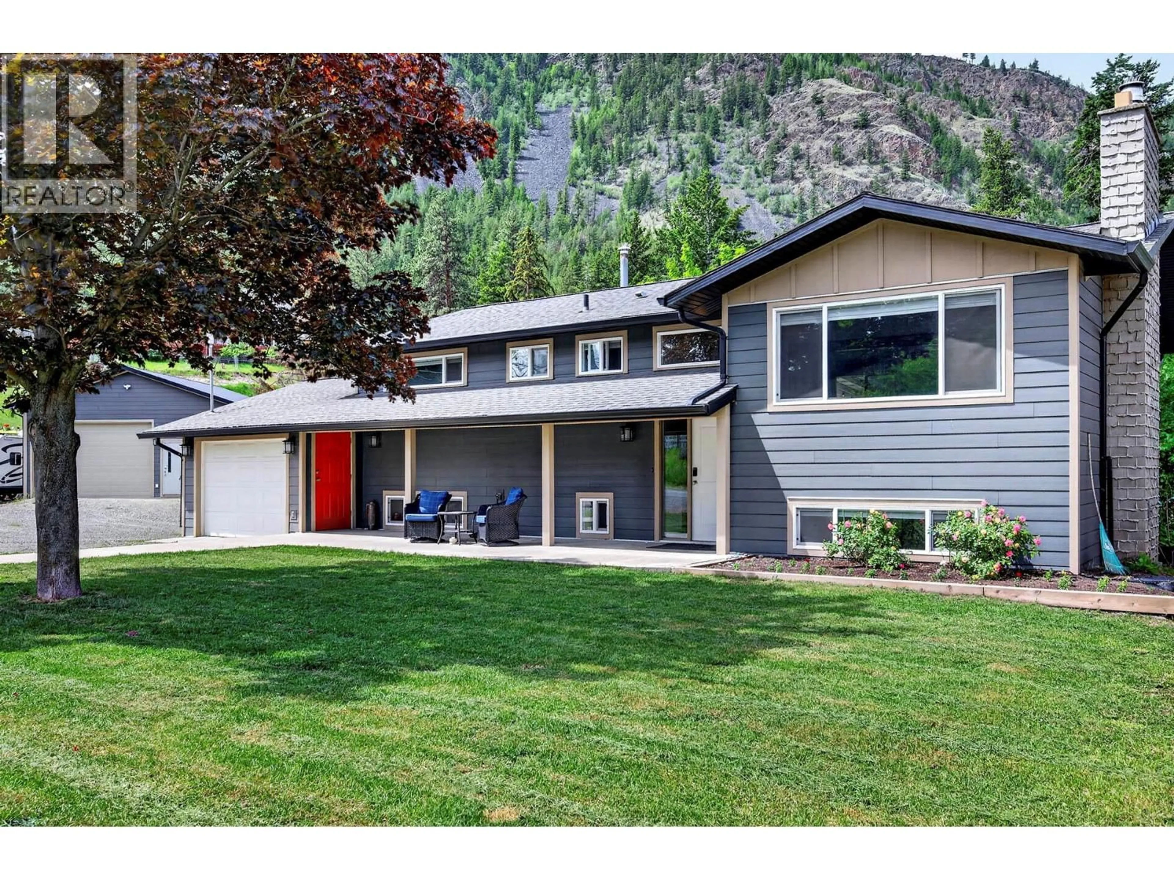 Home with vinyl exterior material, mountain view for 1399 LAMAR DRIVE, Kamloops British Columbia V2C5C5