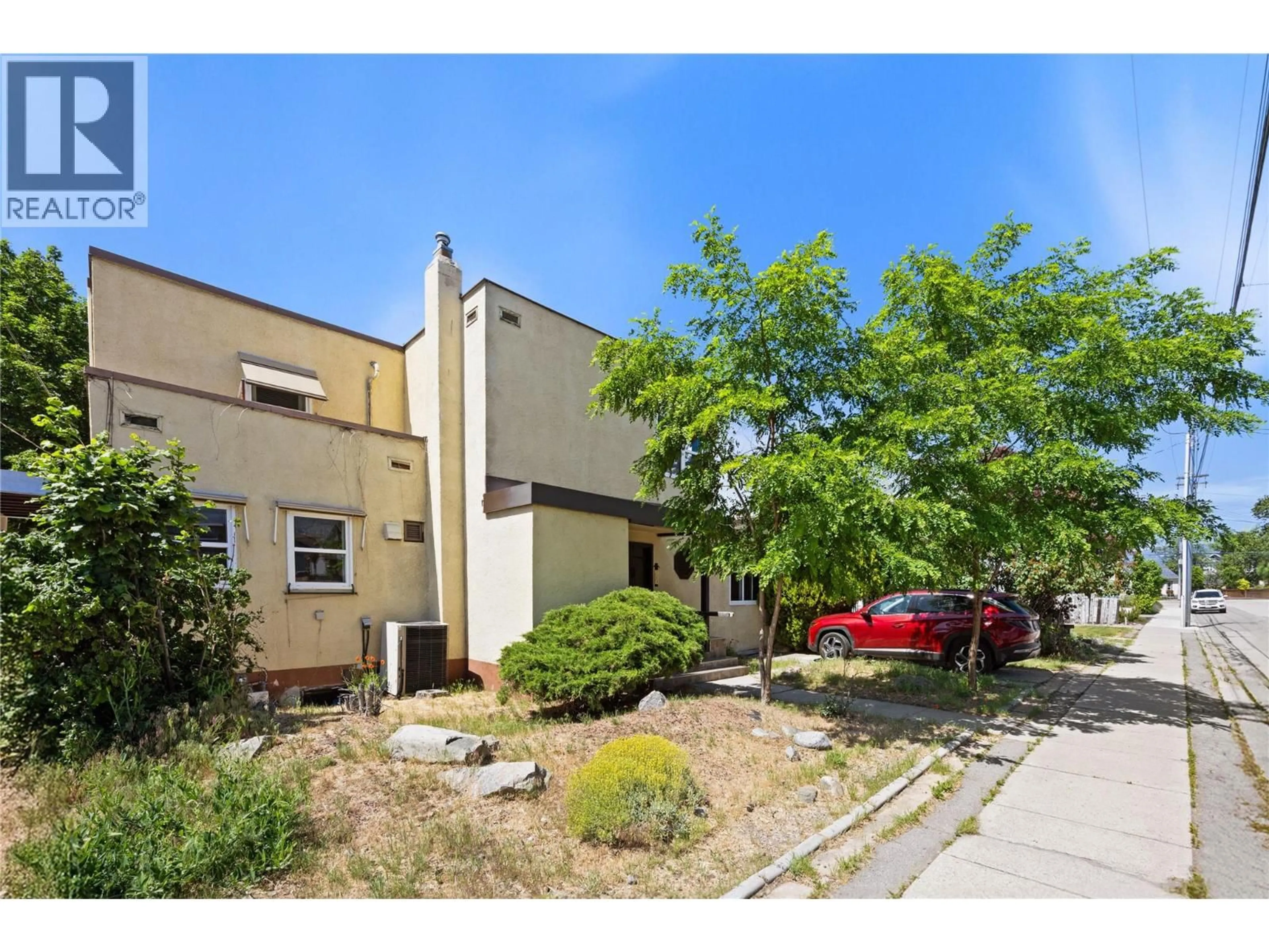 A pic from outside/outdoor area/front of a property/back of a property/a pic from drone, street for 763 ARGYLE STREET, Penticton British Columbia V2A5N8