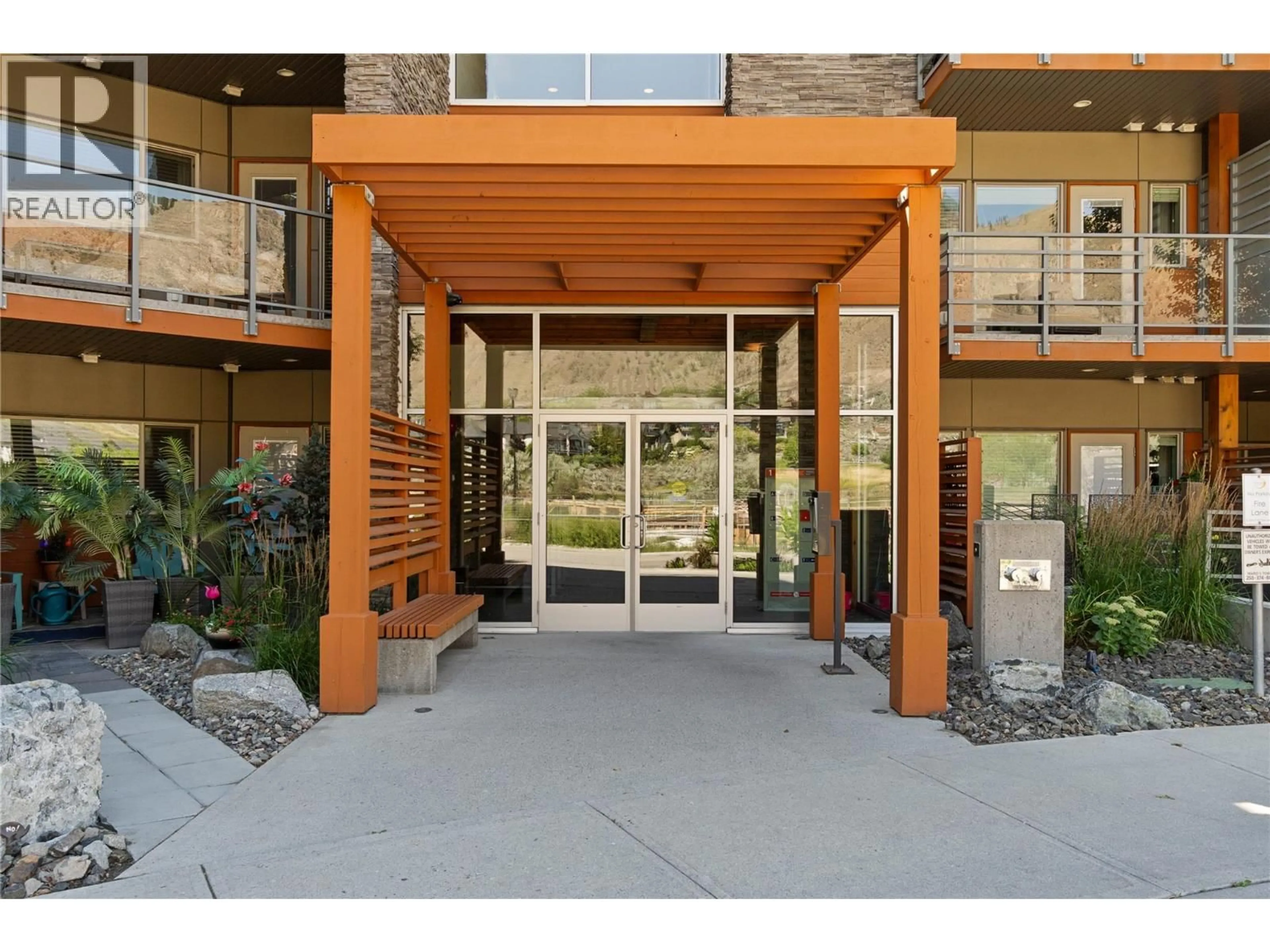 Indoor foyer for 3403 - 1040 TALASA COURT, Kamloops British Columbia V2H0C4