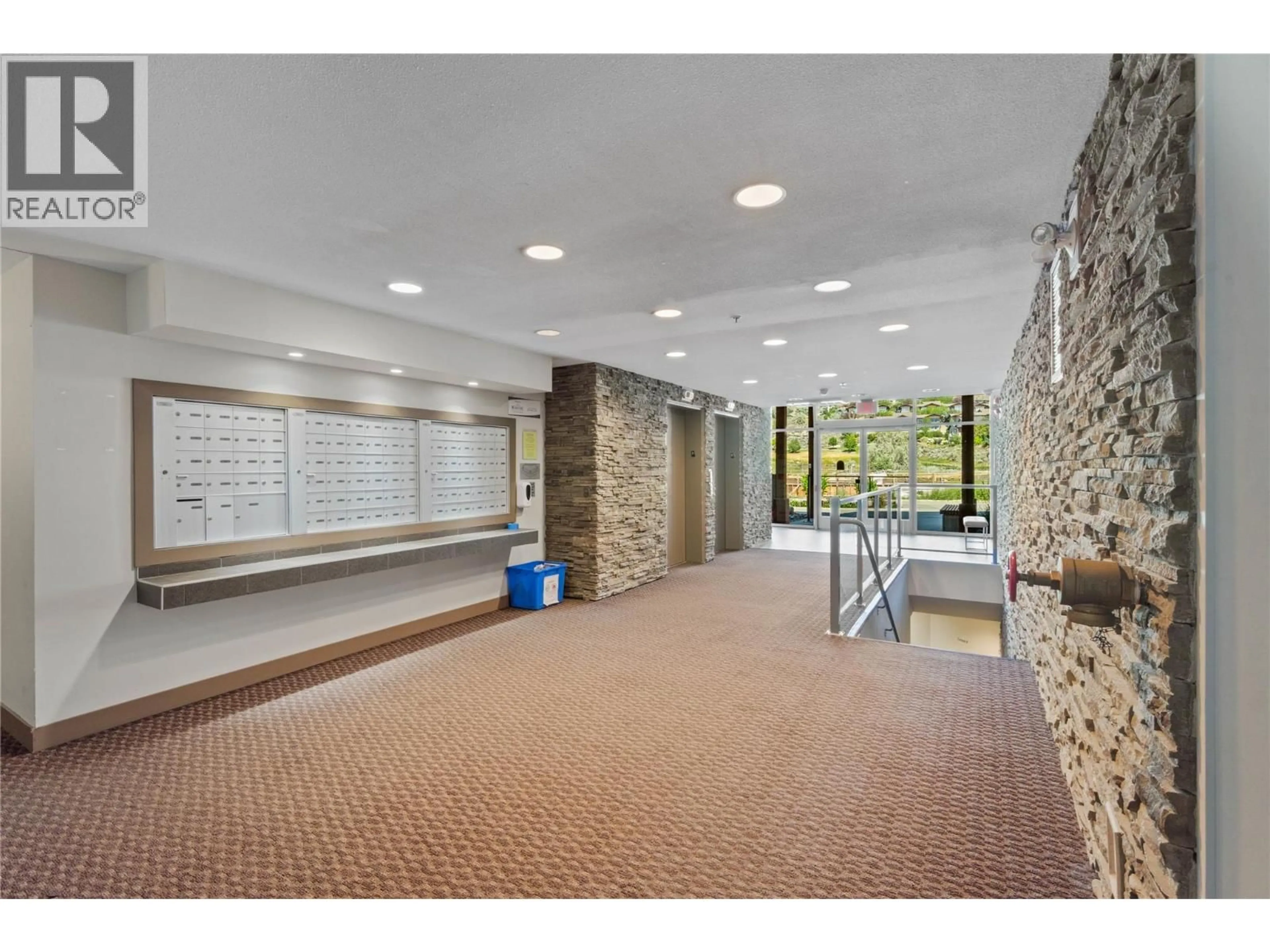 Indoor foyer for 3403 - 1040 TALASA COURT, Kamloops British Columbia V2H0C4