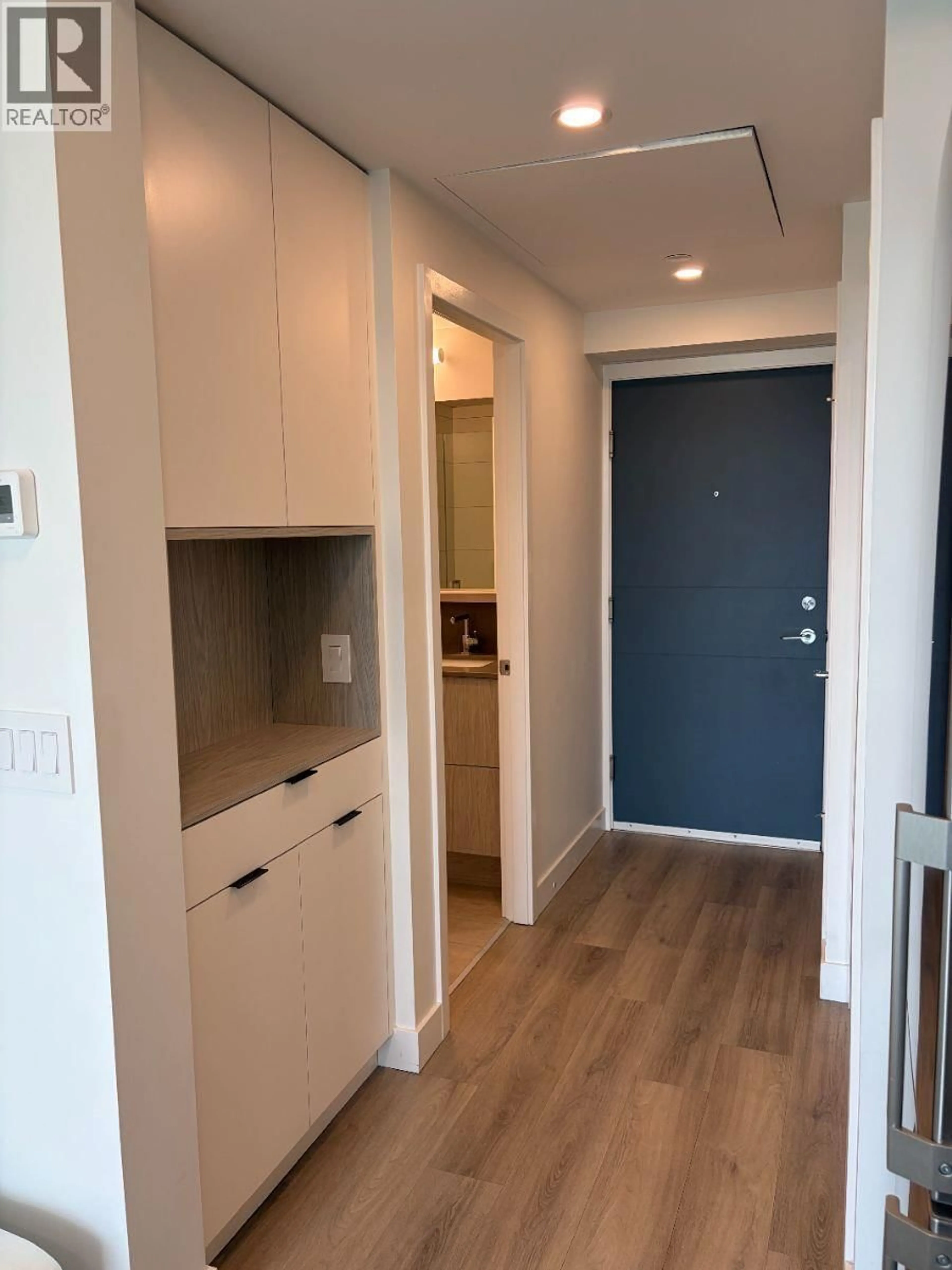 Indoor entryway for 1706 - 1488 BERTRAM STREET, Kelowna British Columbia V1Y6P2