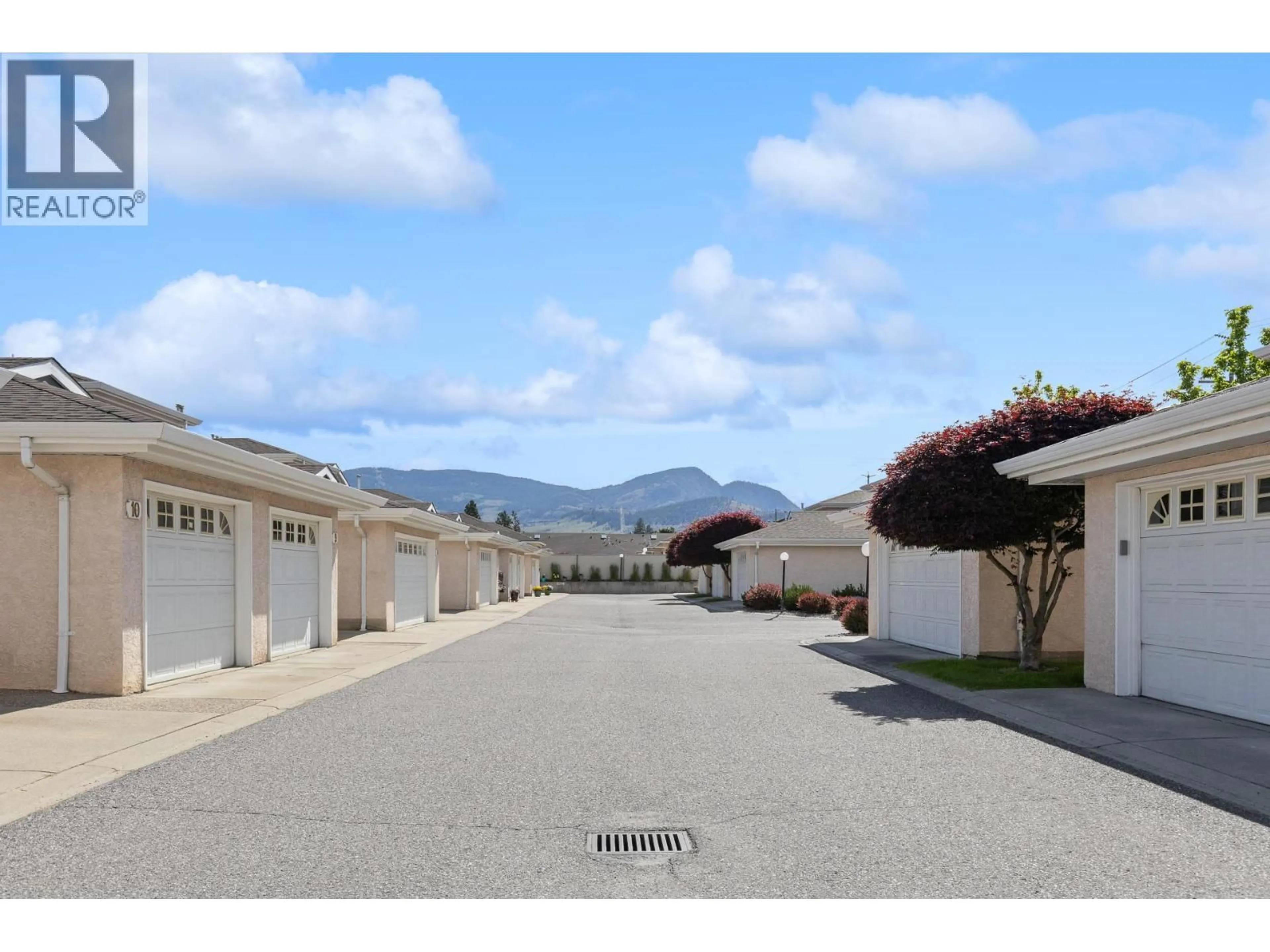 Unknown for 10 - 1800 PARKVIEW CRESCENT, Kelowna British Columbia V1X7G6