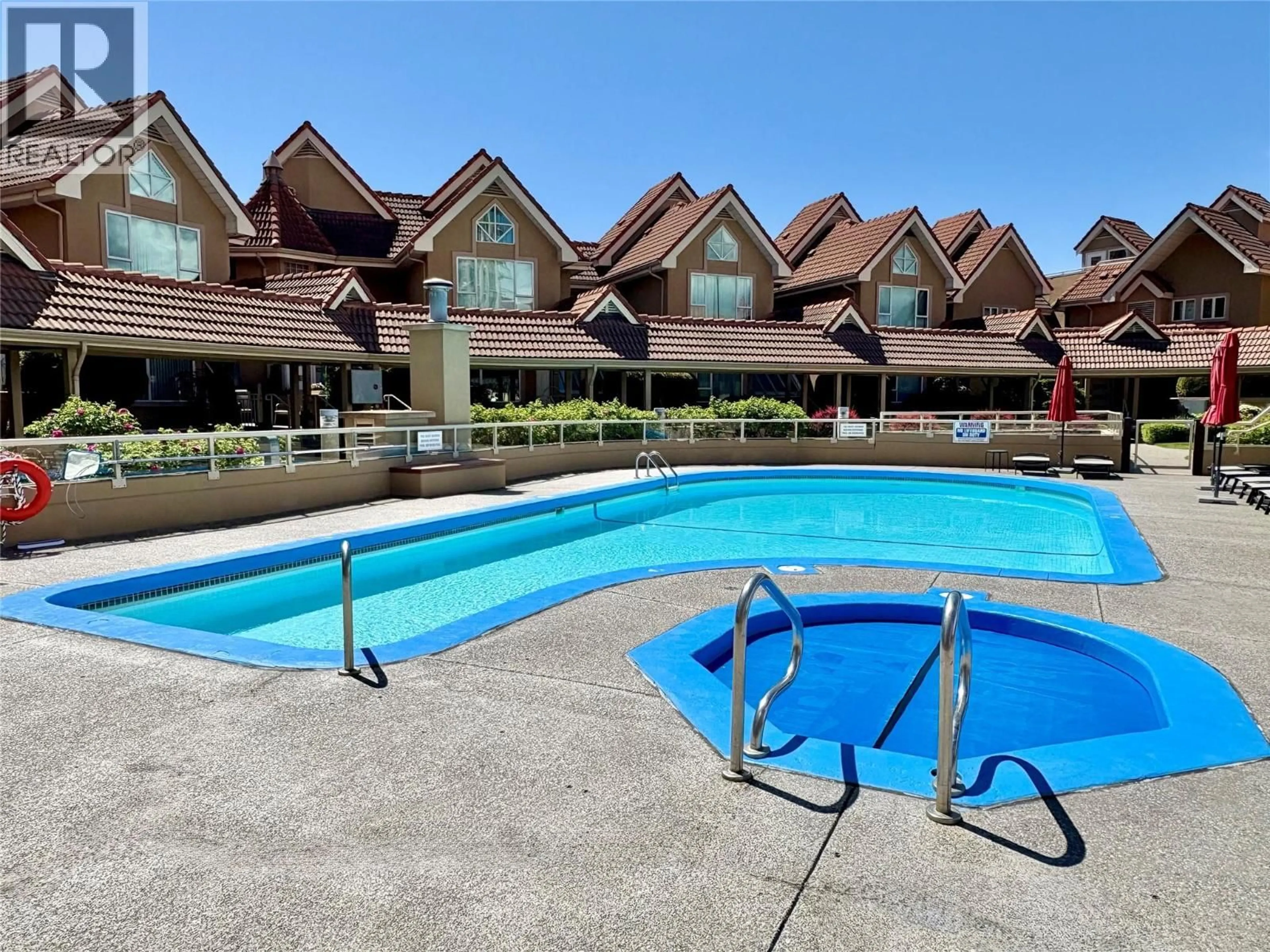 Pool for 115 - 1156 SUNSET DRIVE, Kelowna British Columbia V1Y9R7