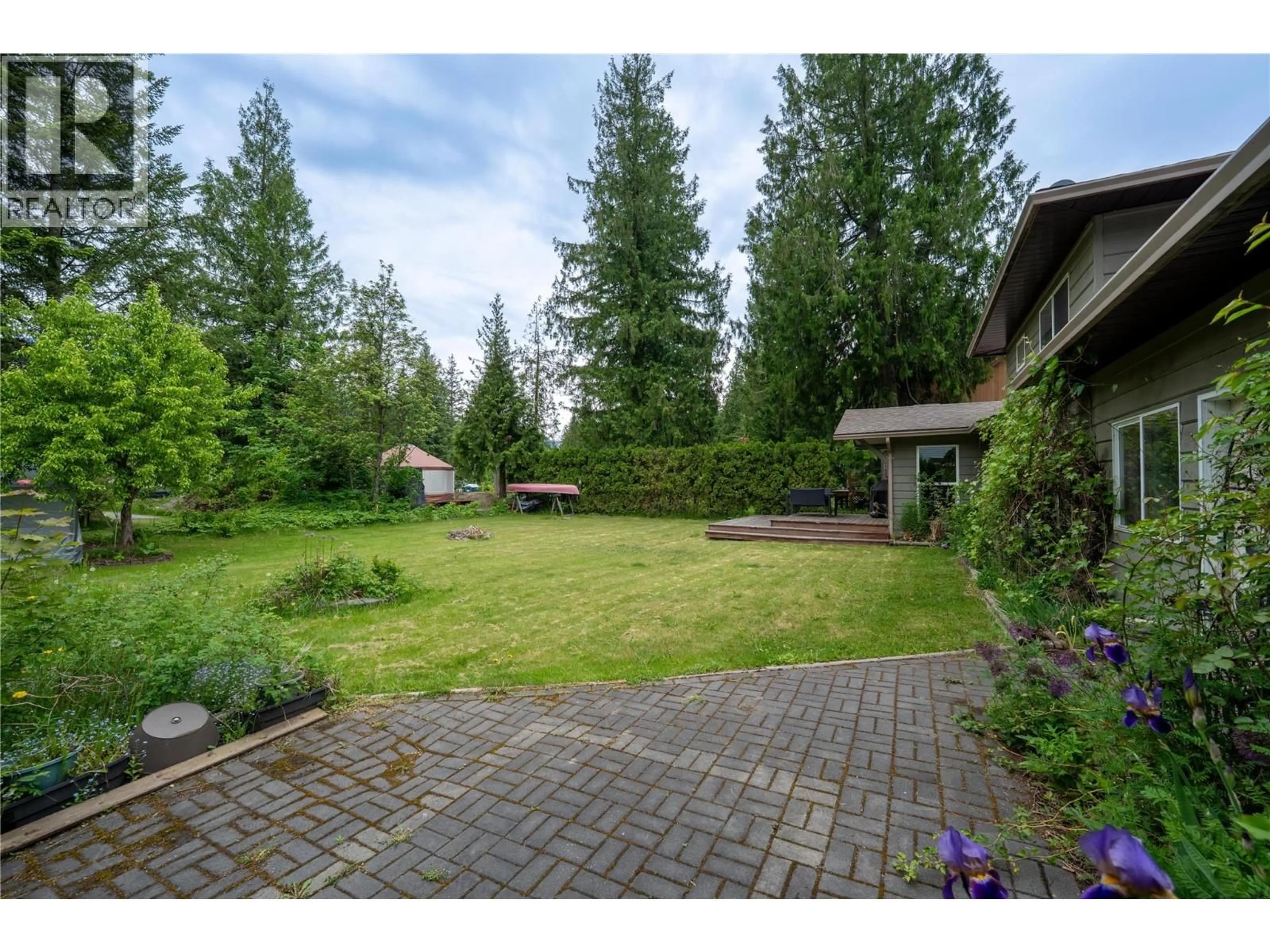Patio, forest/trees view for 1897 FOREST DRIVE, Revelstoke British Columbia V0E2S1