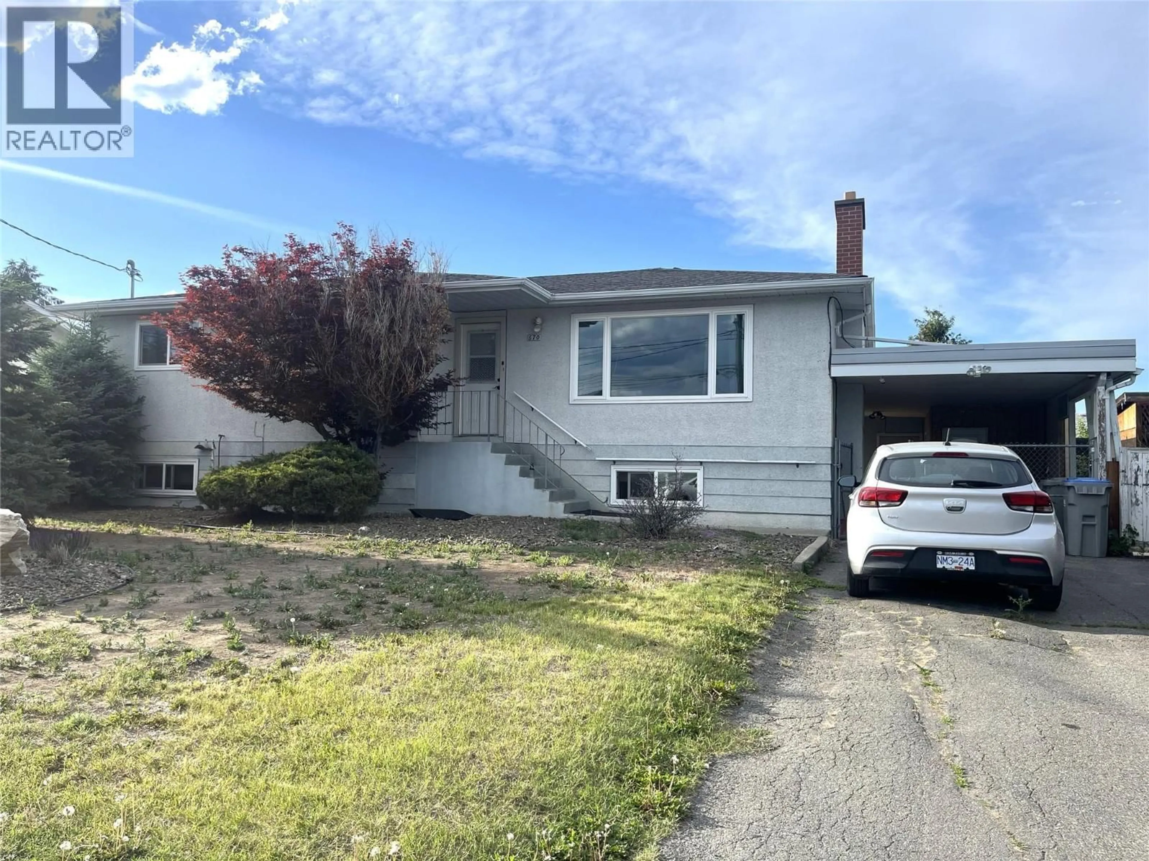 Home with vinyl exterior material, street for 670 PATRICIA AVENUE, Kamloops British Columbia V2B1Y8