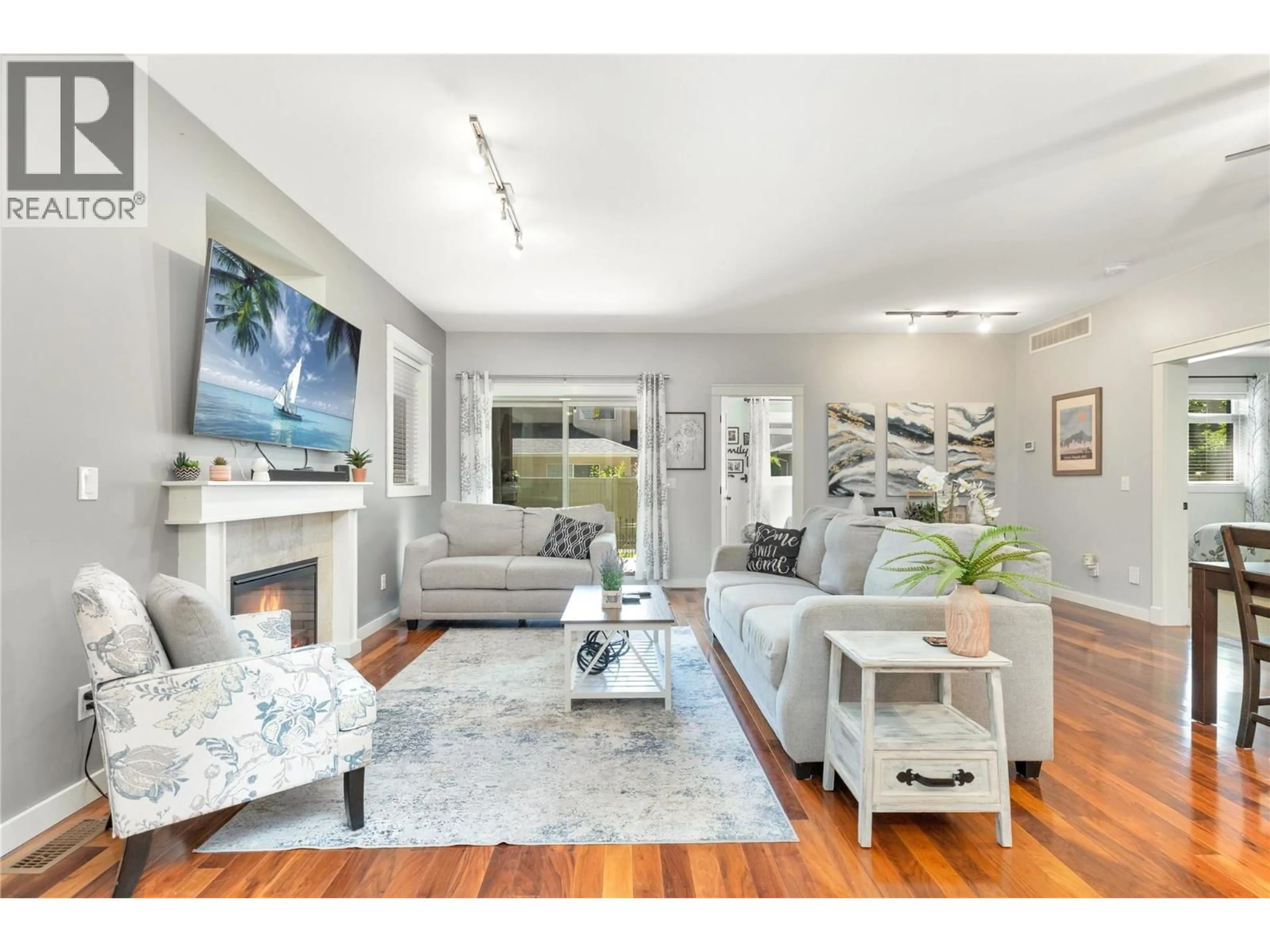 Living room with furniture, unknown for 122 - 511 YATES ROAD, Kelowna British Columbia V1V2X2