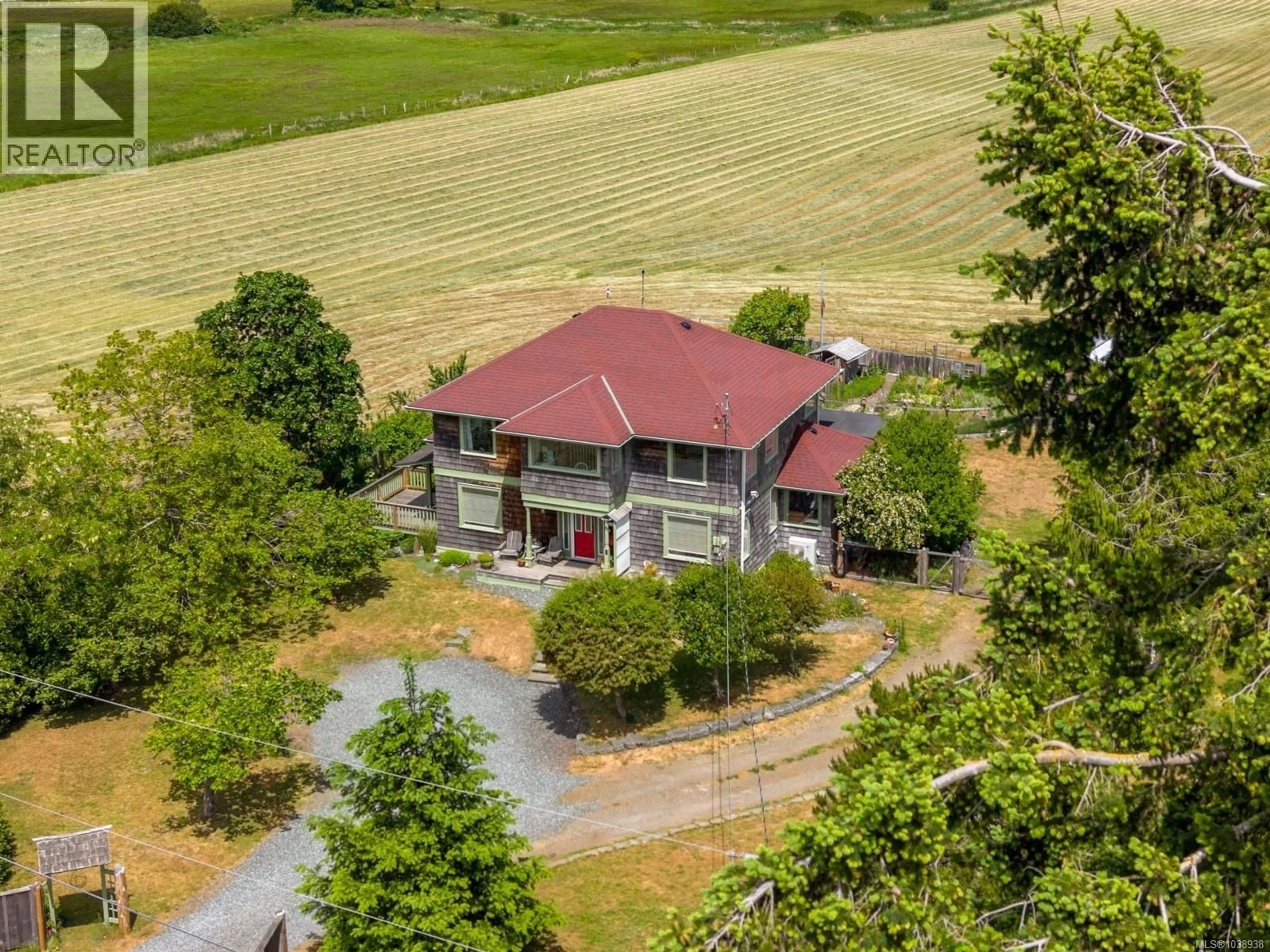 A pic from outside/outdoor area/front of a property/back of a property/a pic from drone, unknown for 2854 FARM VIEW ROAD, Courtenay British Columbia V9N9C7
