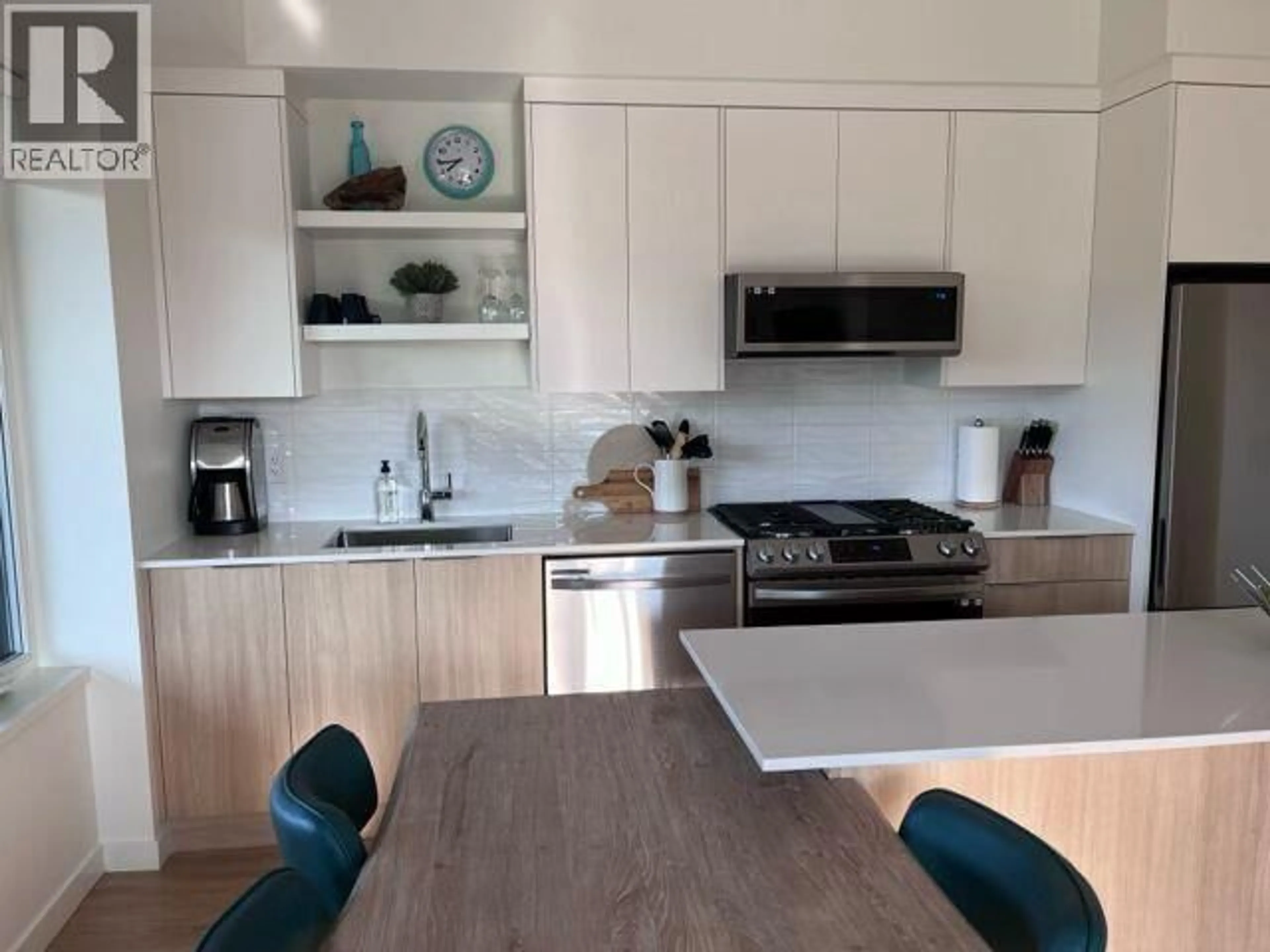 Open concept kitchen, unknown for 402 - 417 CEDAR AVENUE, Kelowna British Columbia V1Y4X2