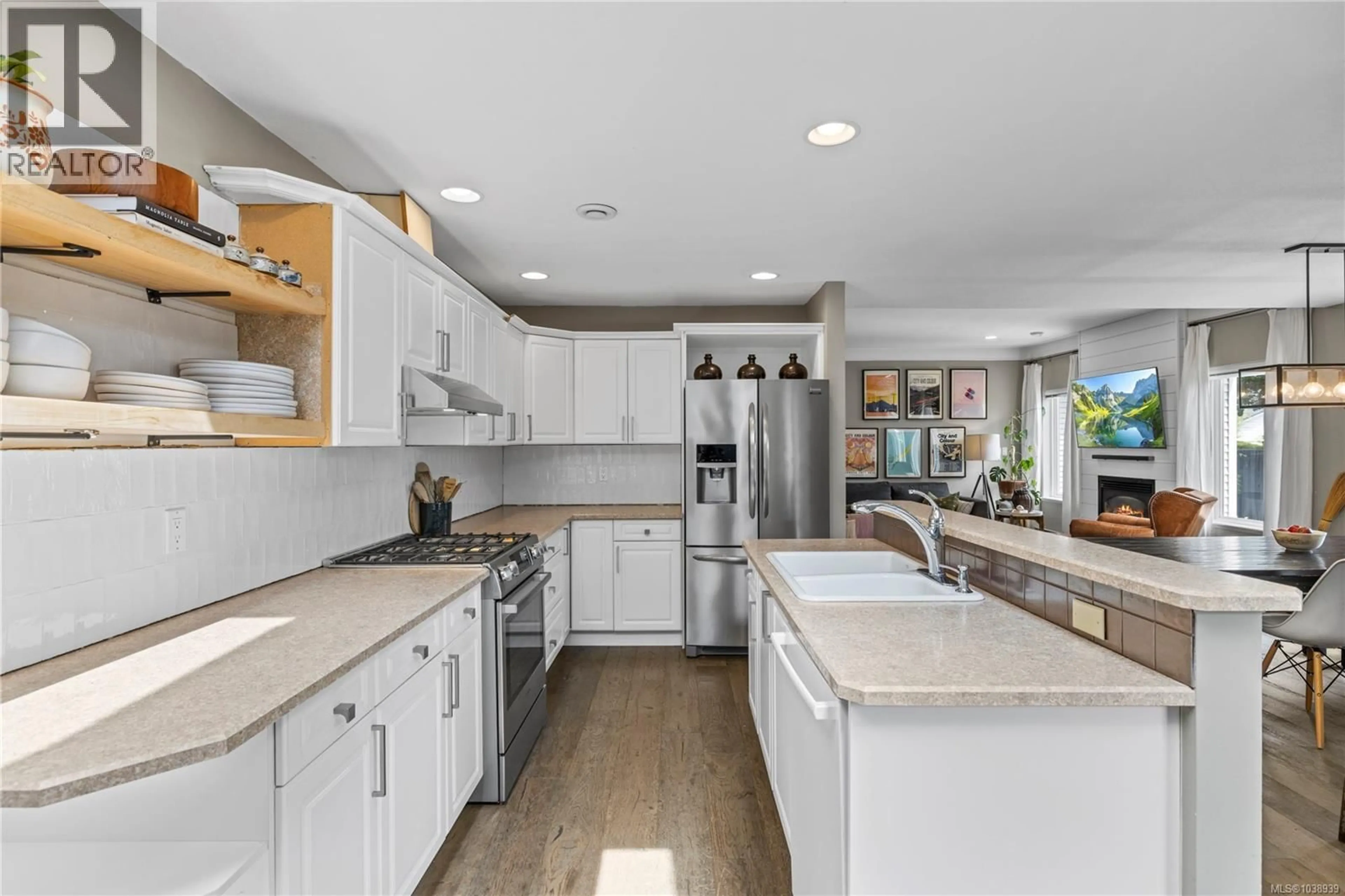 Open concept kitchen, ceramic/tile floor for 225 CRABAPPLE CRESCENT, Parksville British Columbia V9P2P7