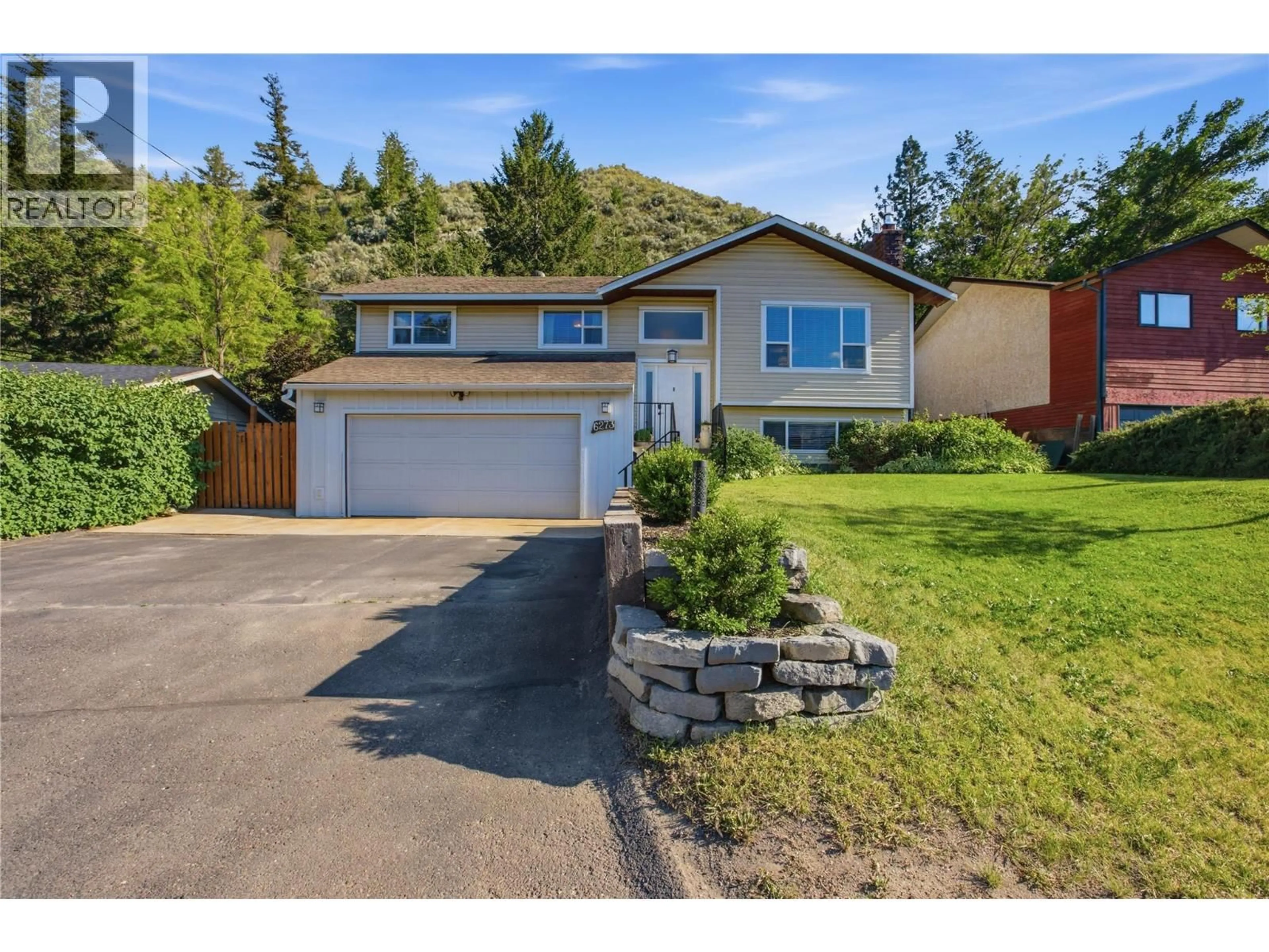 Home with vinyl exterior material, street for 6273 DALLAS DRIVE, Kamloops British Columbia V2C4X6