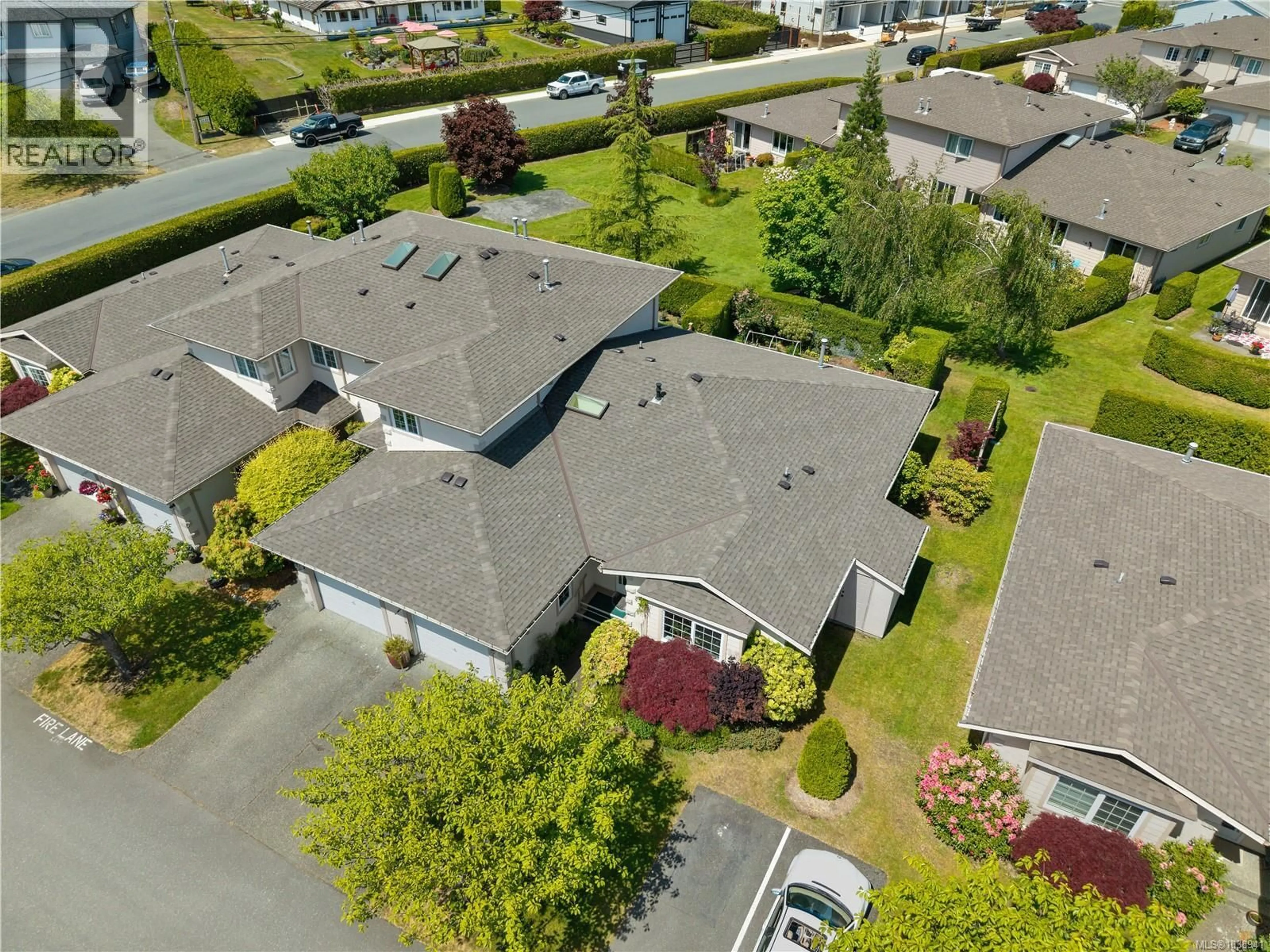 A pic from outside/outdoor area/front of a property/back of a property/a pic from drone, street for 35 - 2055 GALERNO ROAD, Campbell River British Columbia V9W6Z1
