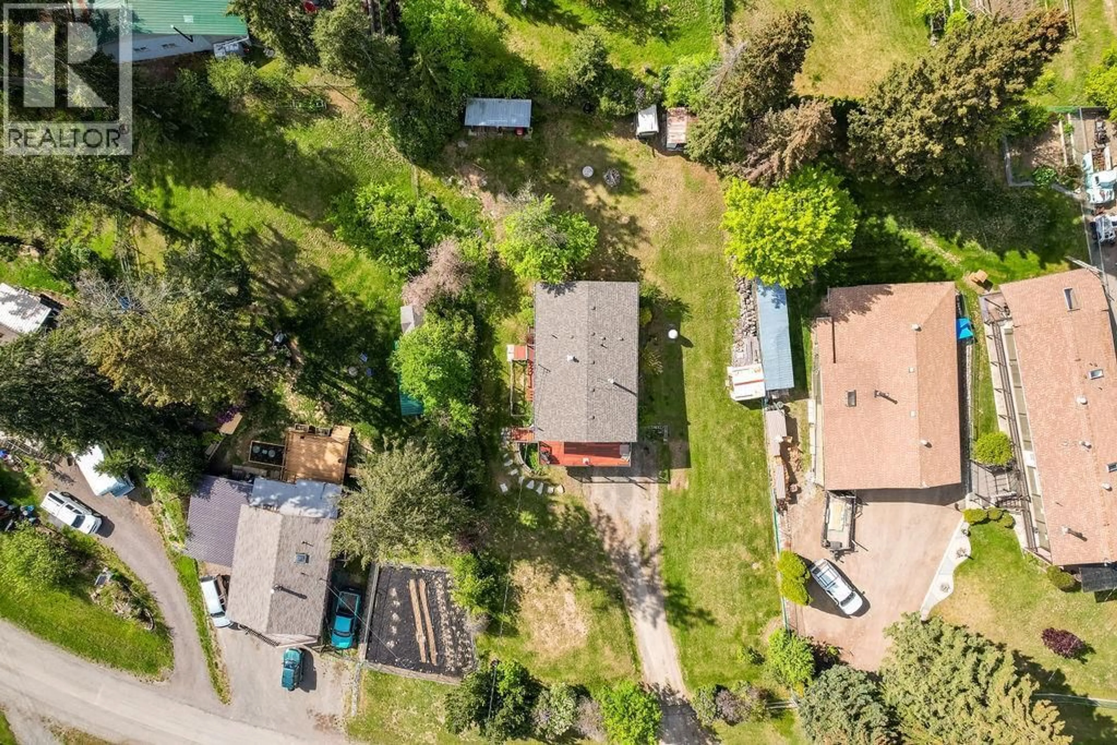 A pic from outside/outdoor area/front of a property/back of a property/a pic from drone, street for 3037 MCCREIGHT ROAD, Kamloops British Columbia V0E3E1