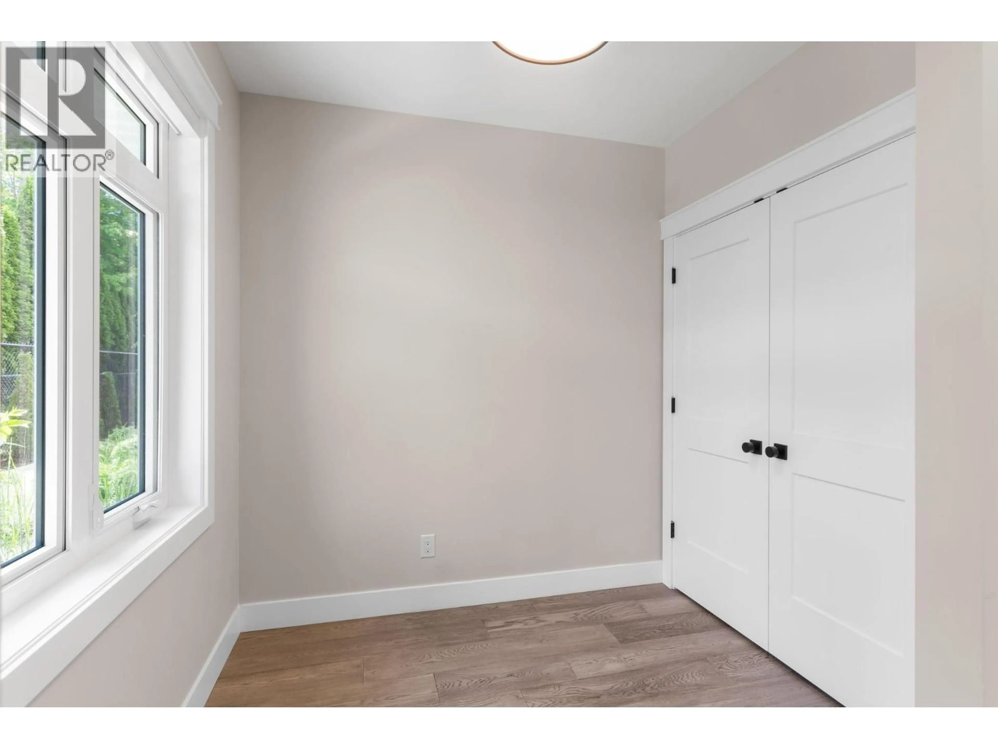 Indoor entryway for 103 - 222 LEE AVENUE, Penticton British Columbia V2A0G2