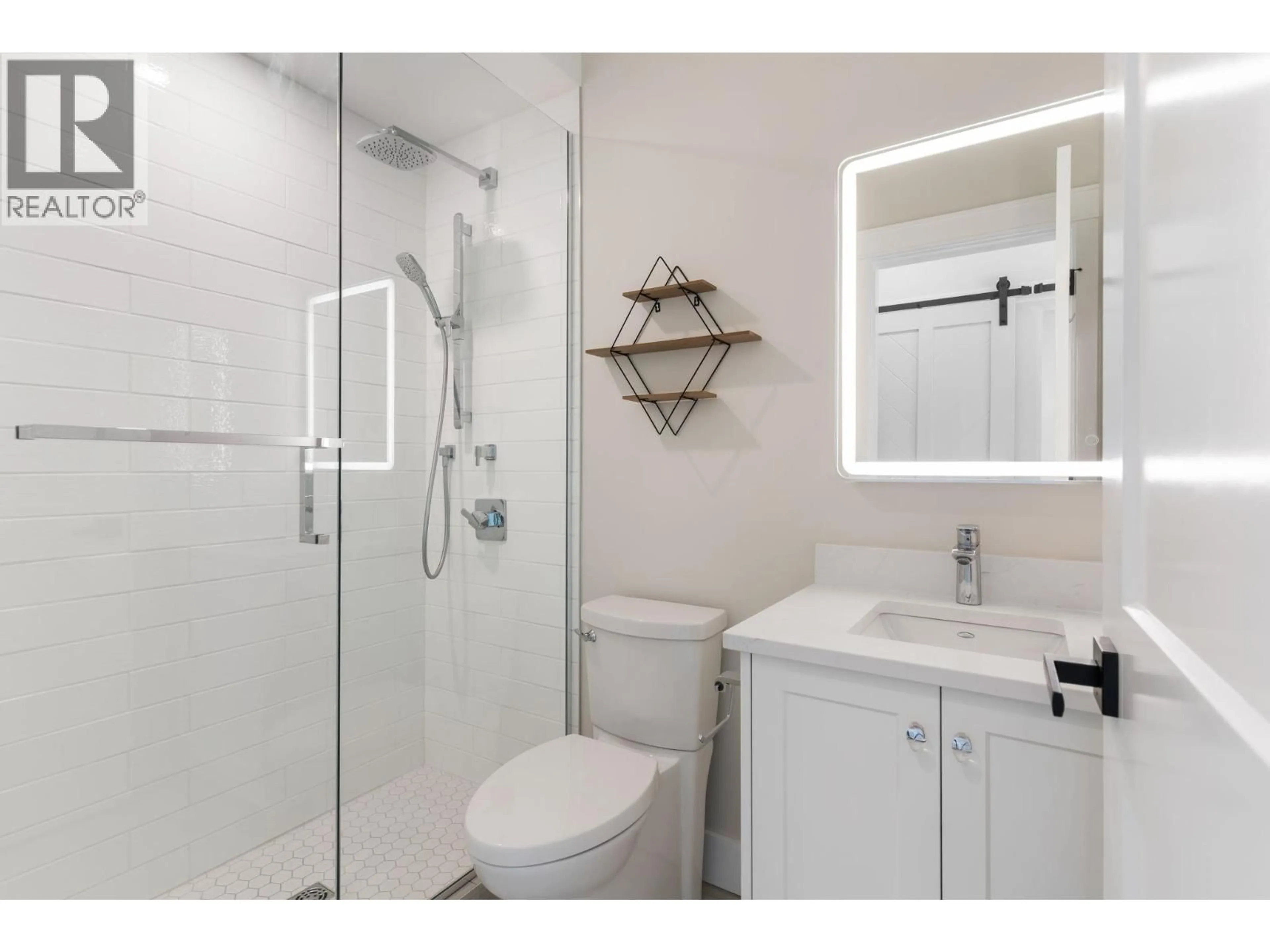 Standard bathroom, ceramic/tile floor for 103 - 222 LEE AVENUE, Penticton British Columbia V2A0G2