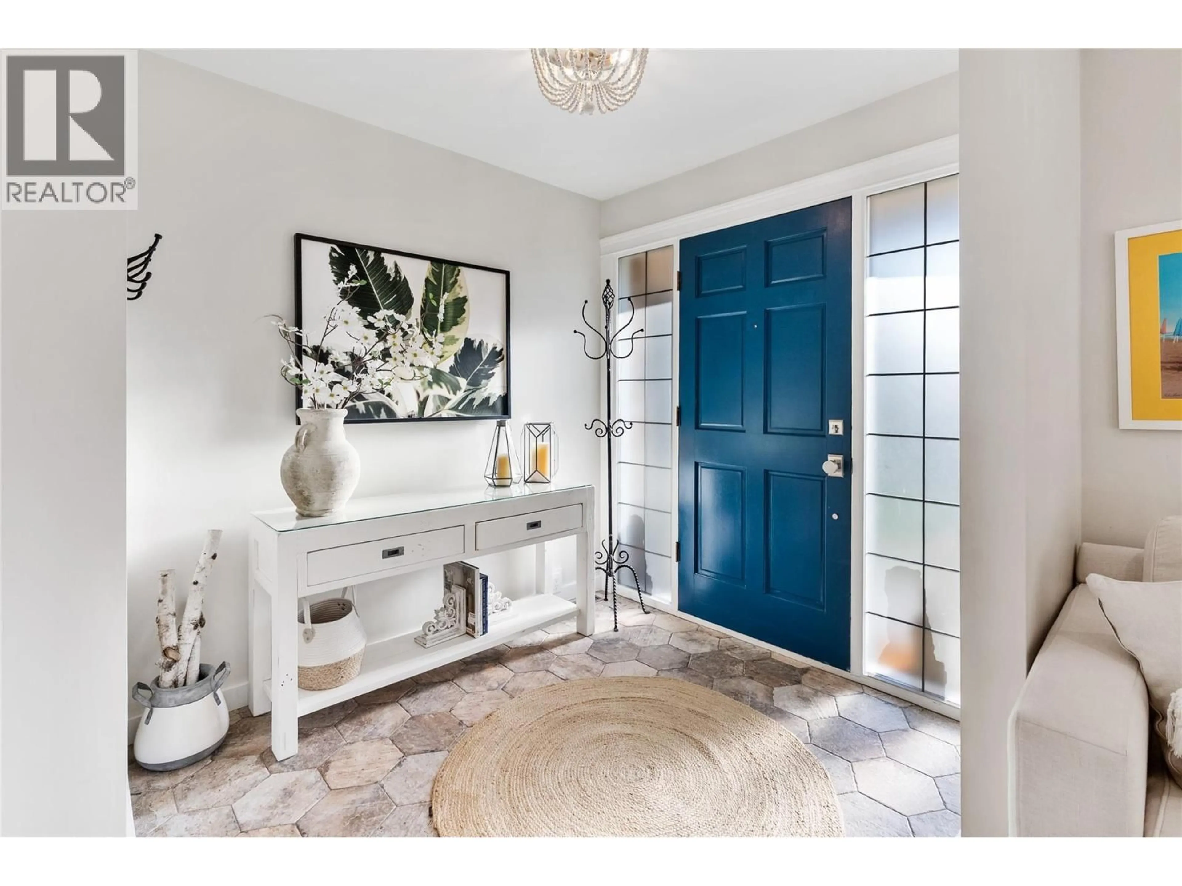 Indoor entryway for 4471 NOTTINGHAM ROAD, Kelowna British Columbia V1W1V1