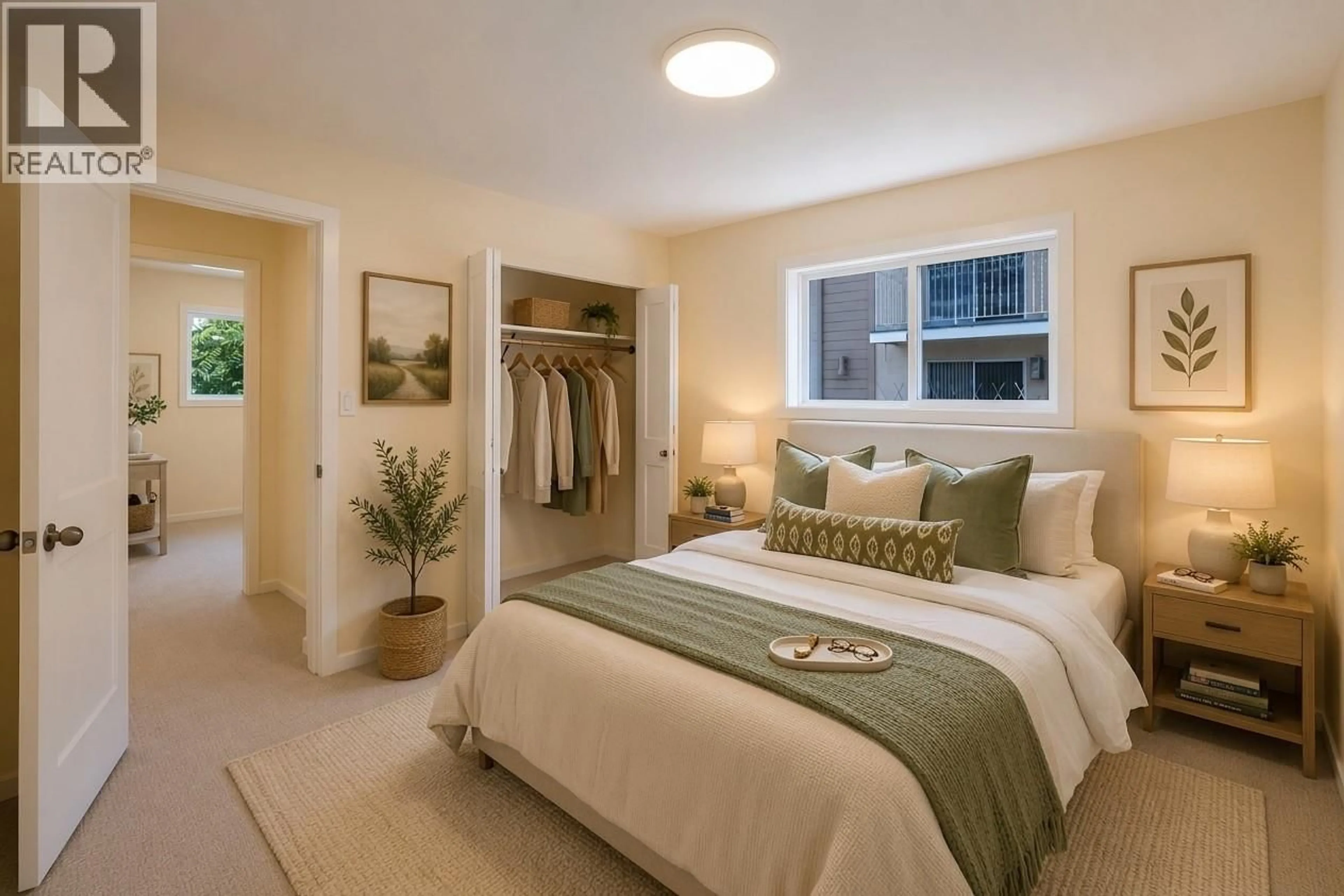 Bedroom with bed, carpet floor for 102 - 183 MAPLE STREET, Penticton British Columbia V2A5V4