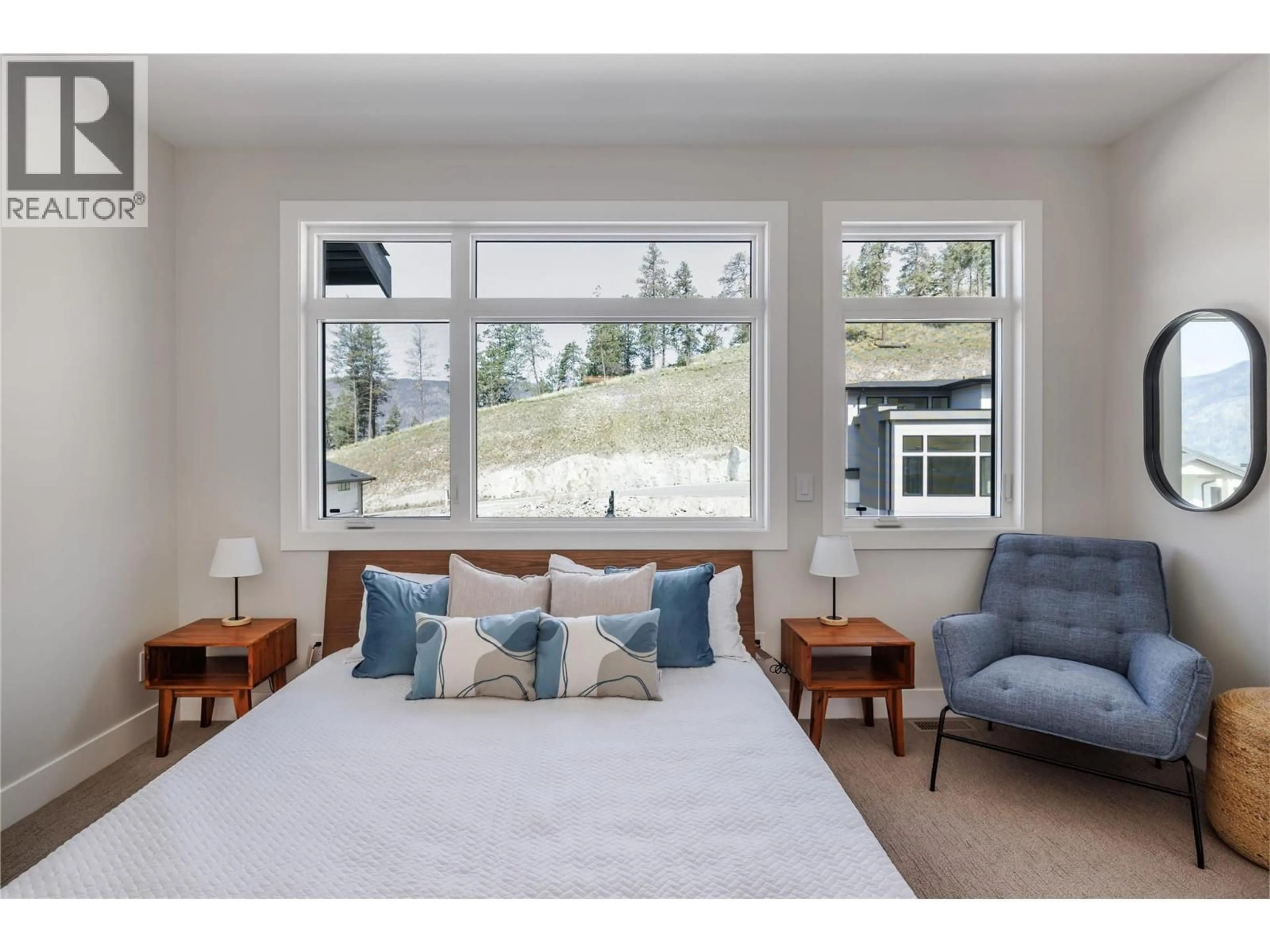 Bedroom with bed, unknown for 2 - 3425 HILLTOWN DRIVE, Kelowna British Columbia V1V2B5