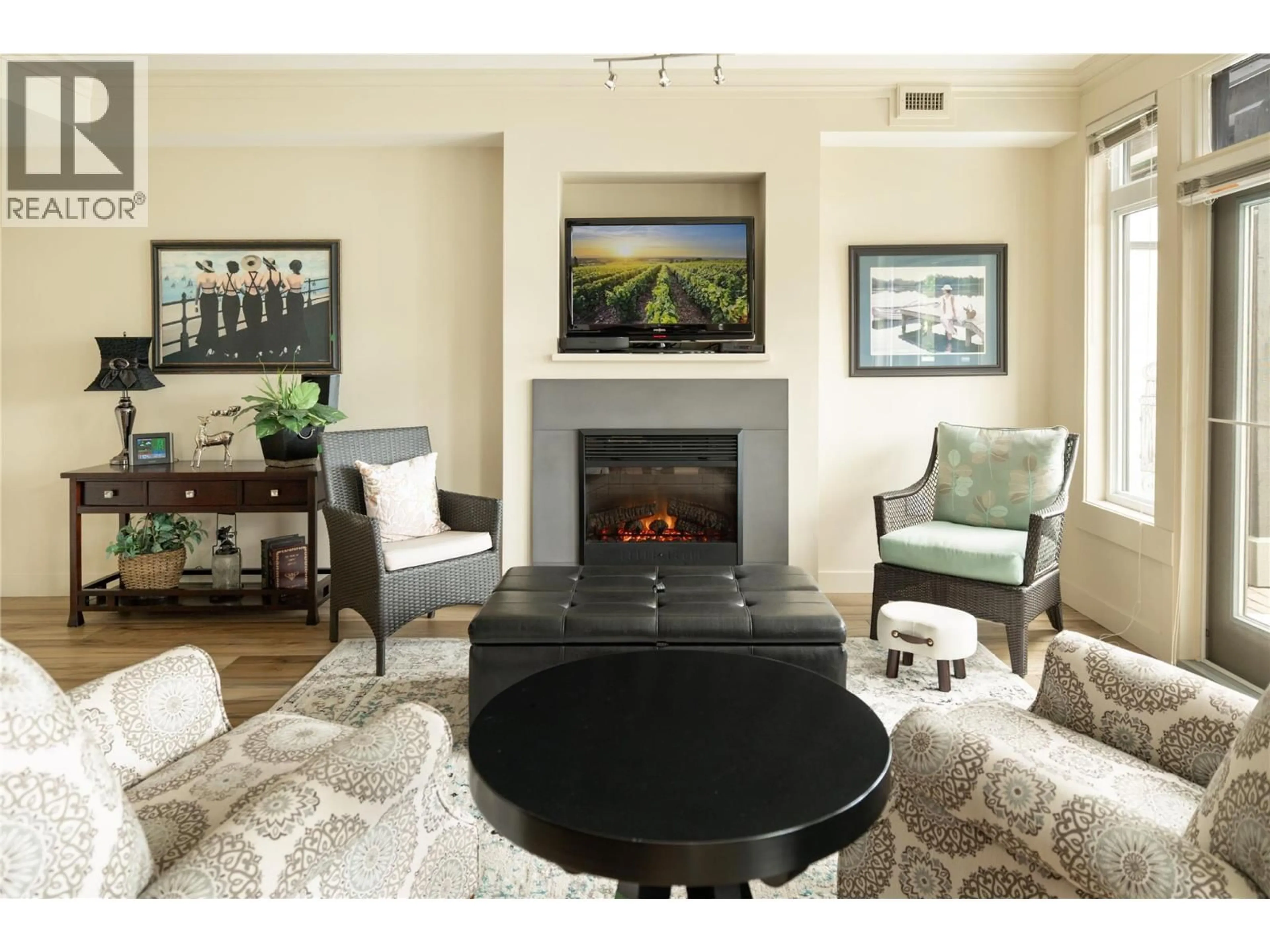 Living room with furniture, unknown for 307 - 2901 ABBOTT STREET, Kelowna British Columbia V1Y1G7