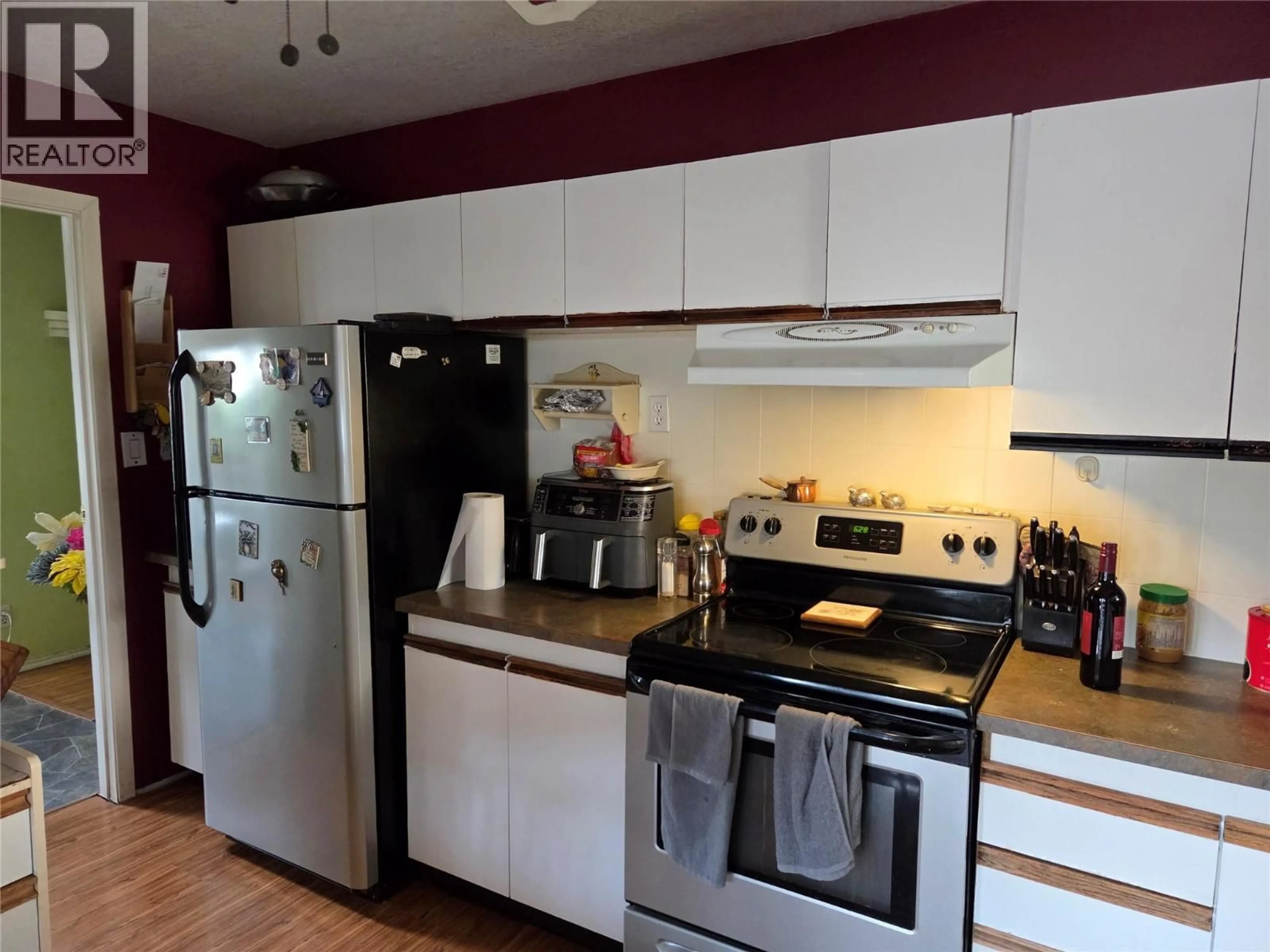 Standard kitchen, unknown for 15341 OLD RICHTER PASS ROAD, Osoyoos British Columbia V0H1V5