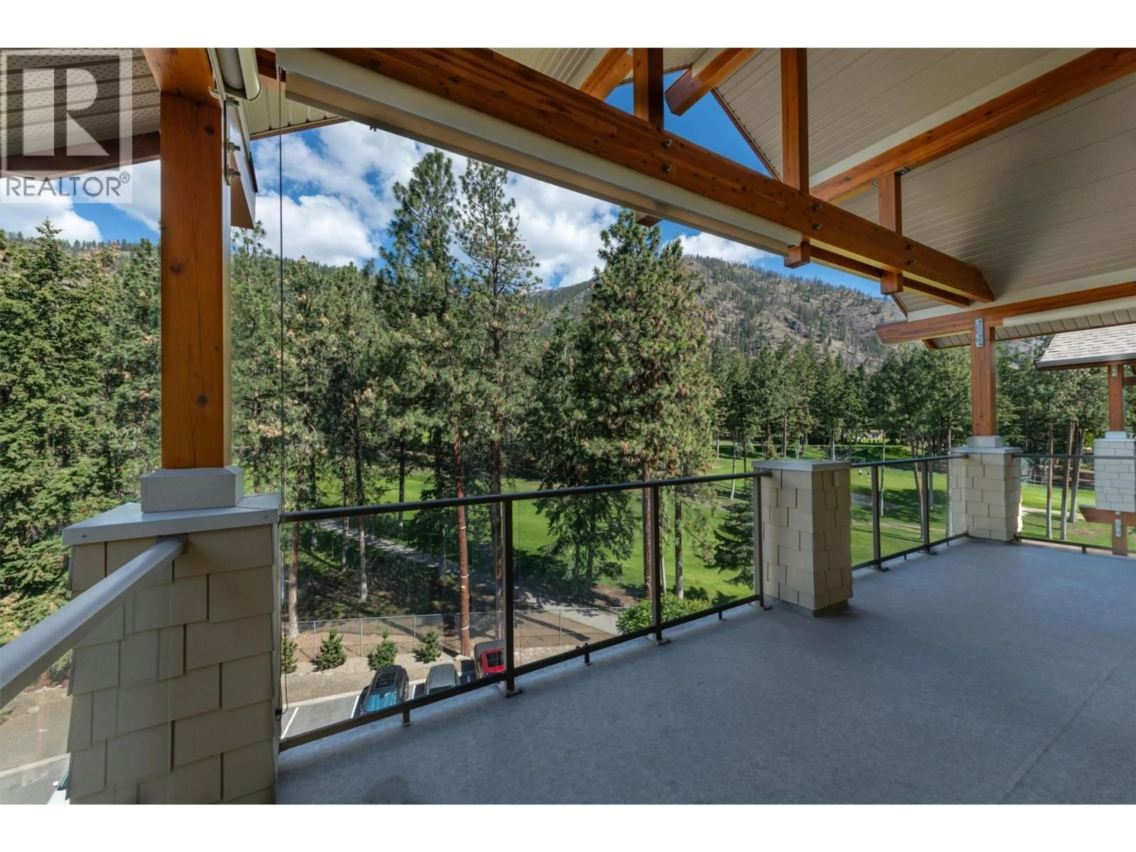 Indoor foyer for 405 - 2470 TUSCANY DRIVE, West Kelowna British Columbia V4T3G8
