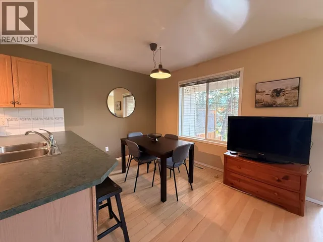 28A WOLF CRESCENT, Invermere 5