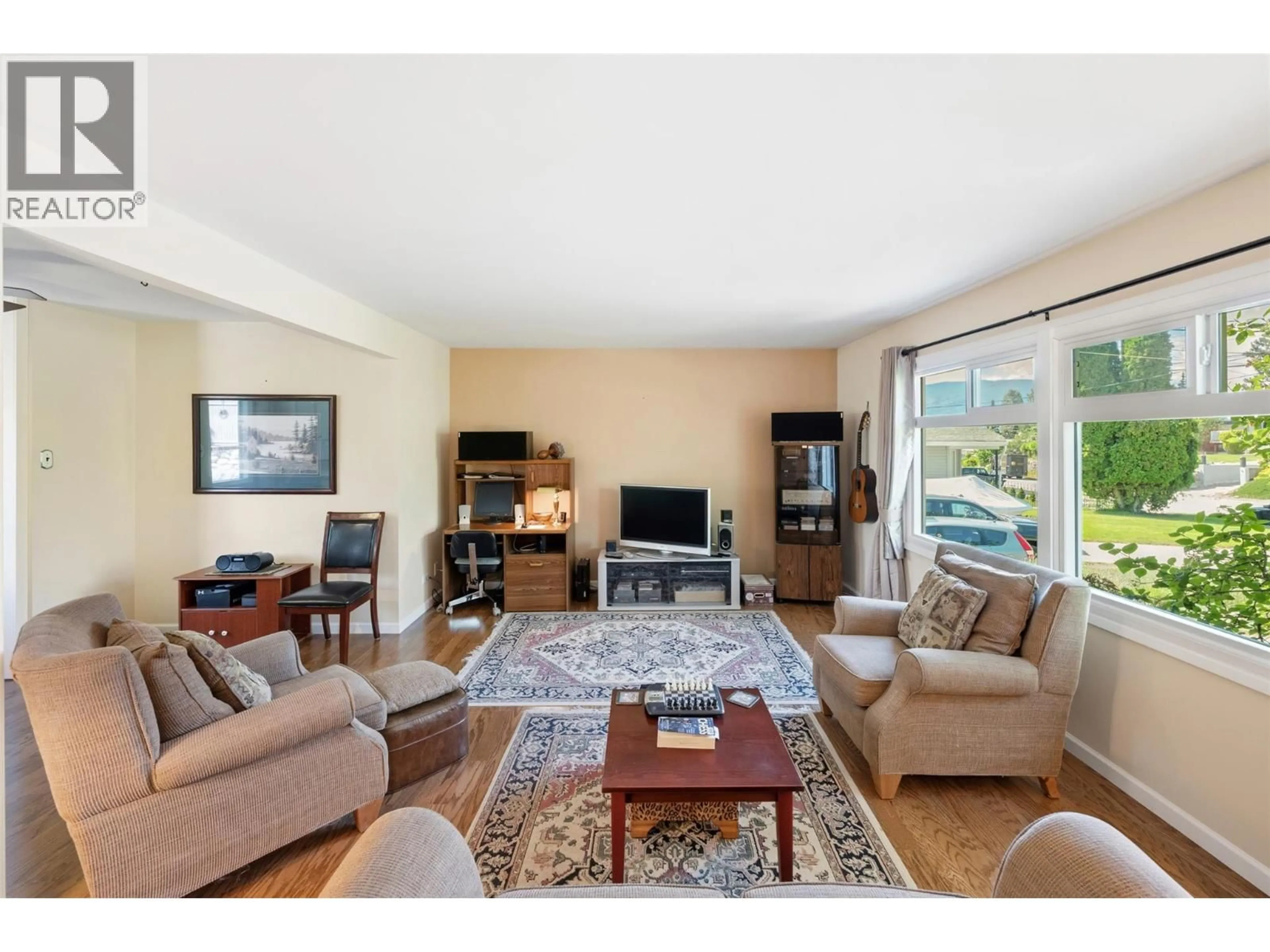 Living room with furniture, unknown for 148 WOODLANDS PLACE, Penticton British Columbia V2A3B3