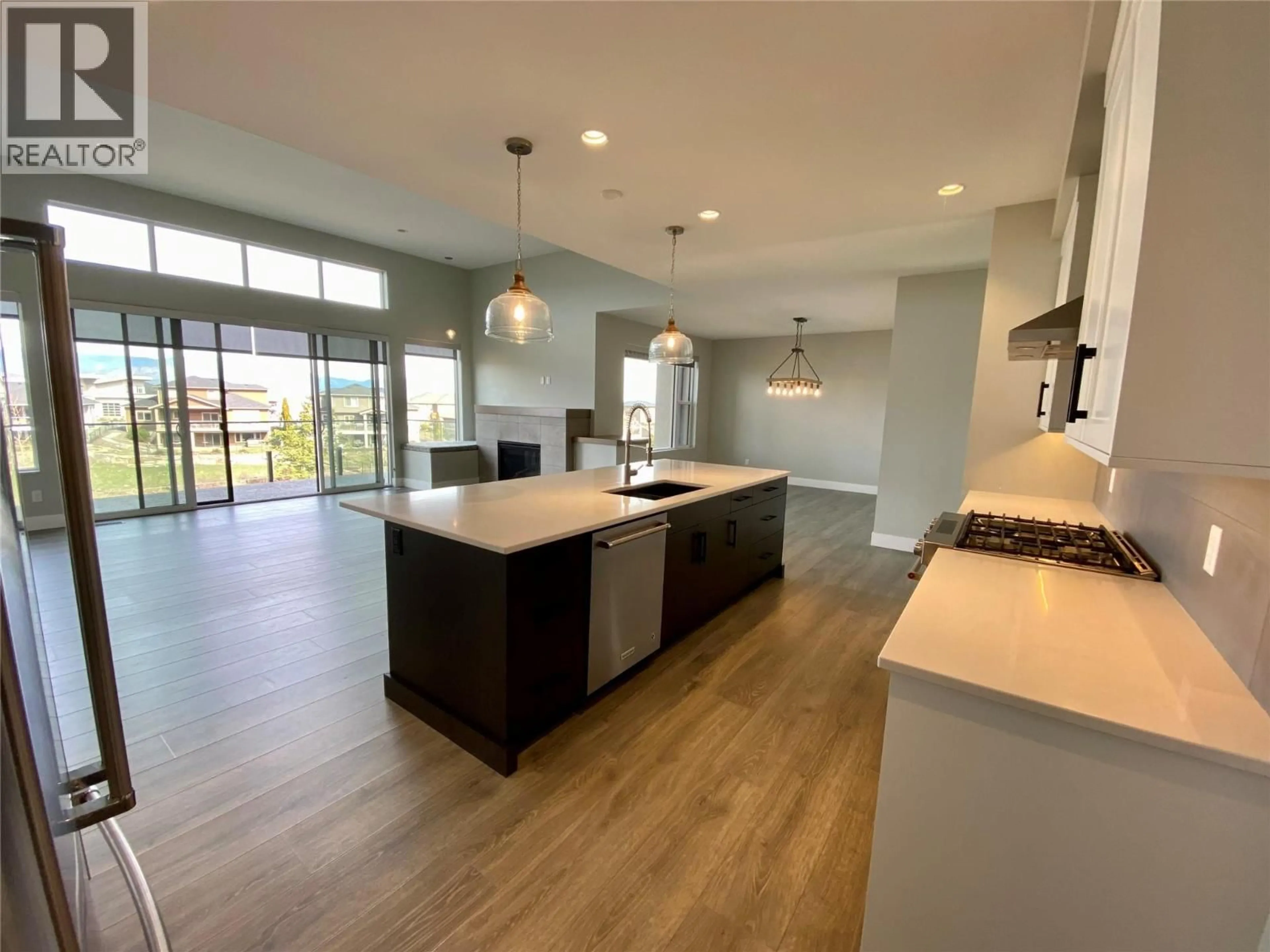Open concept kitchen, unknown for 5402 KESTREL LANE, Kelowna British Columbia V1W0A6