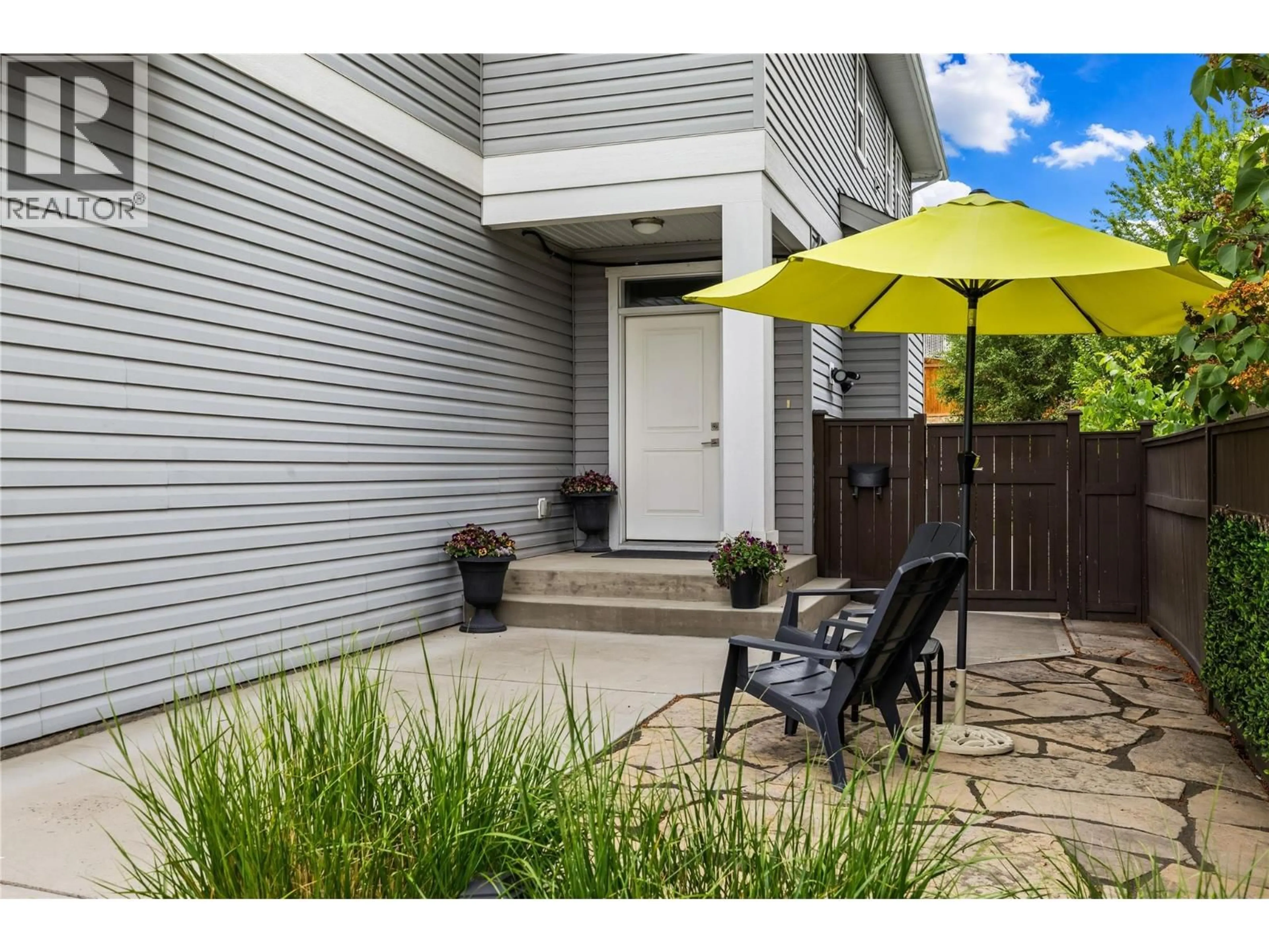 Patio, street for 827 JUNIPER ROAD, Kelowna British Columbia V1X3R8