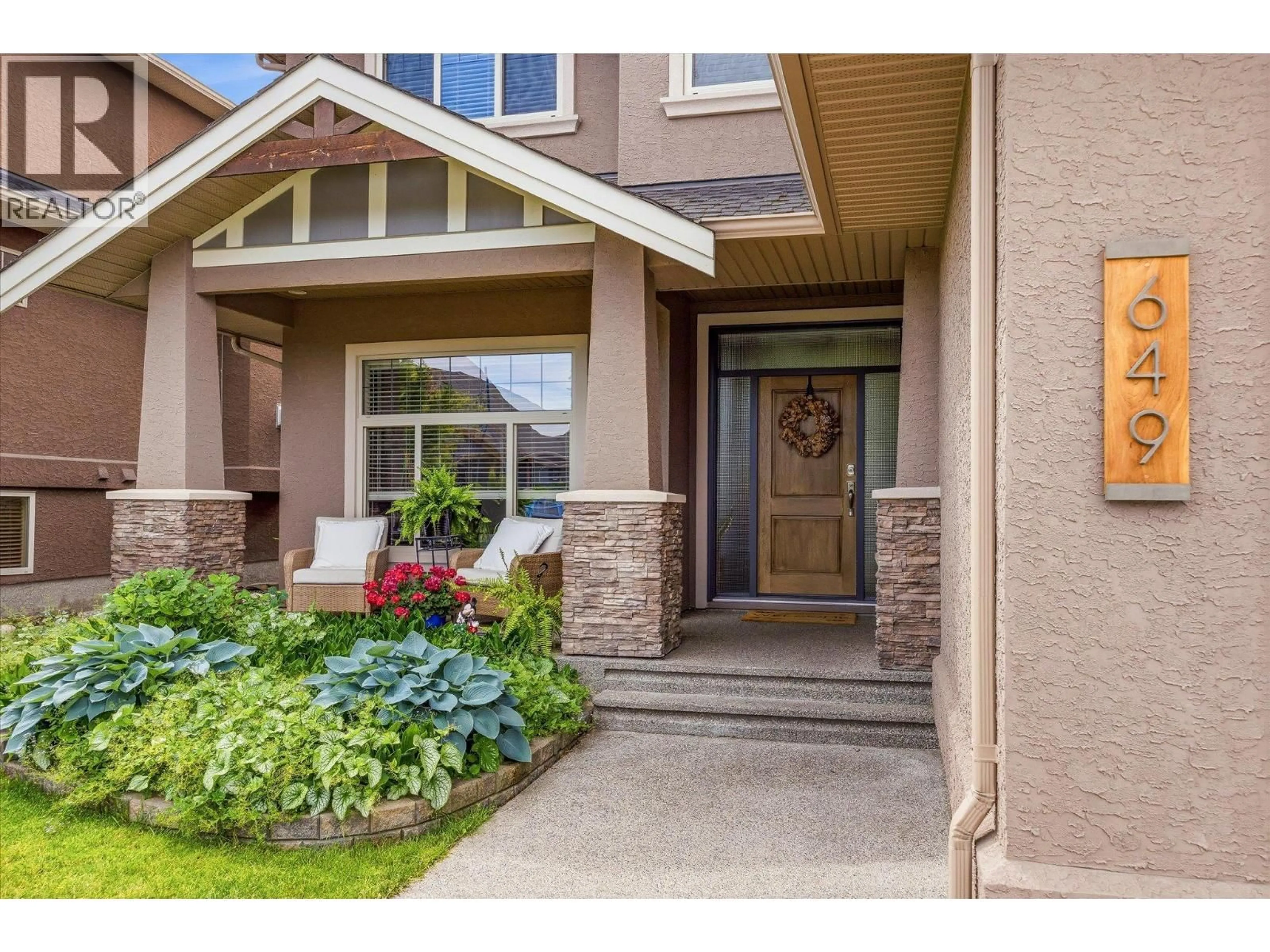 Indoor entryway for 649 QUARRY AVENUE, Kelowna British Columbia V1W5E2