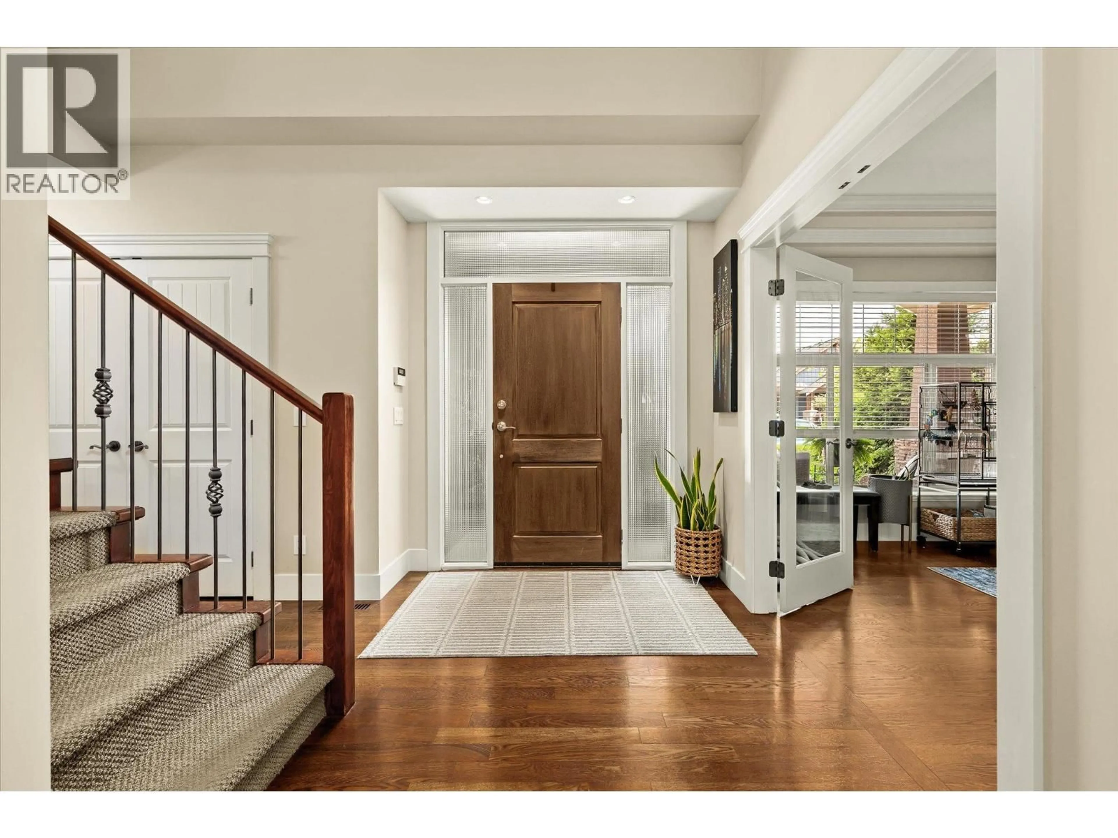 Indoor entryway for 649 QUARRY AVENUE, Kelowna British Columbia V1W5E2